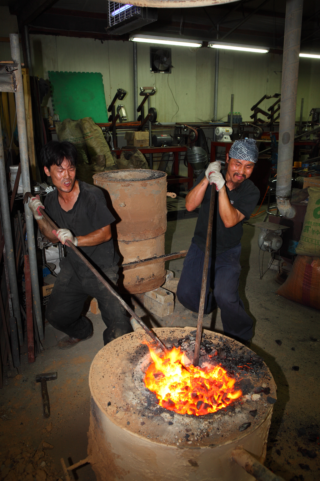 칼과 철 4.사철제련(2009년)