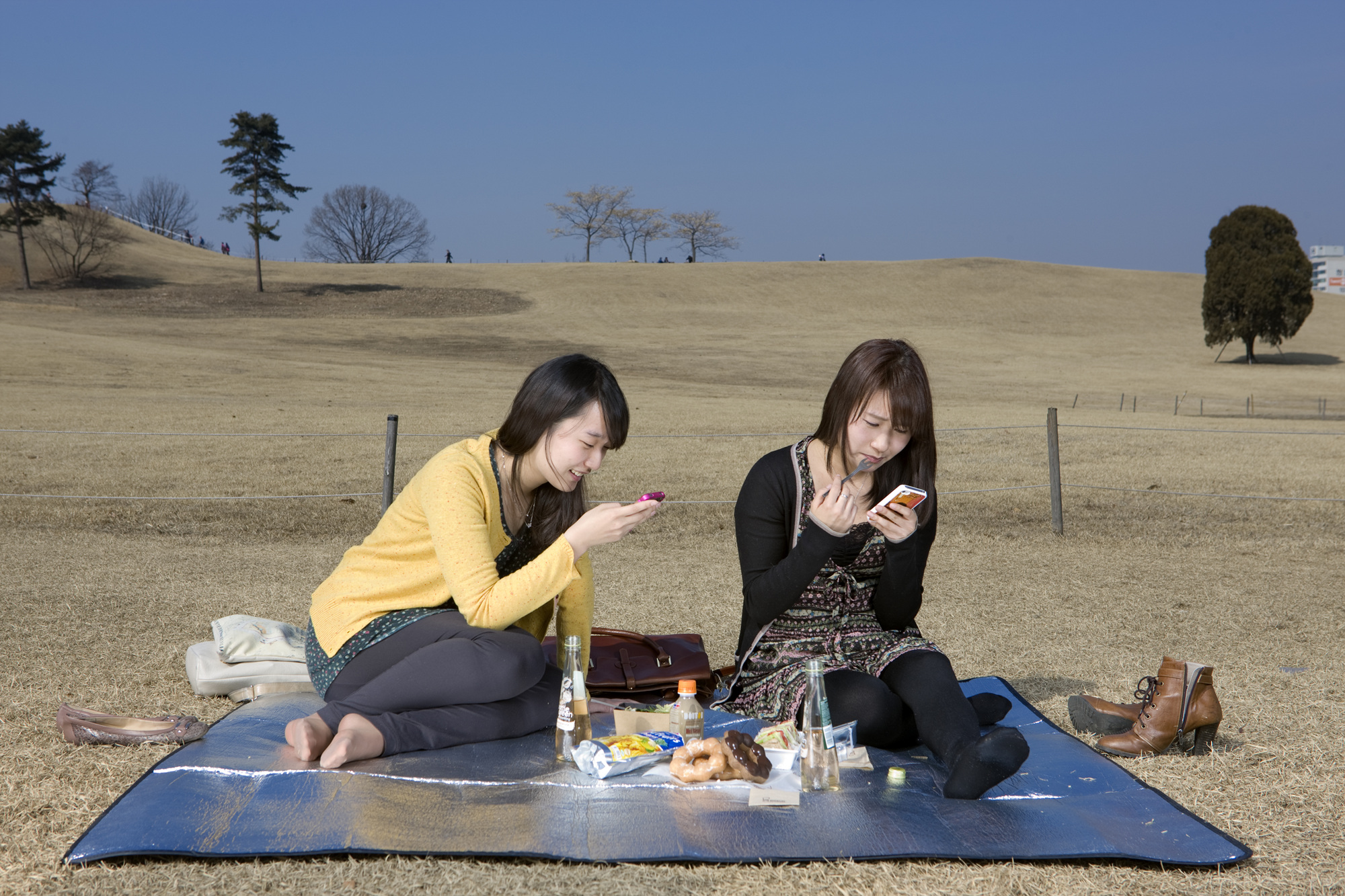 02_봄볕을 즐기는 선임과 신우