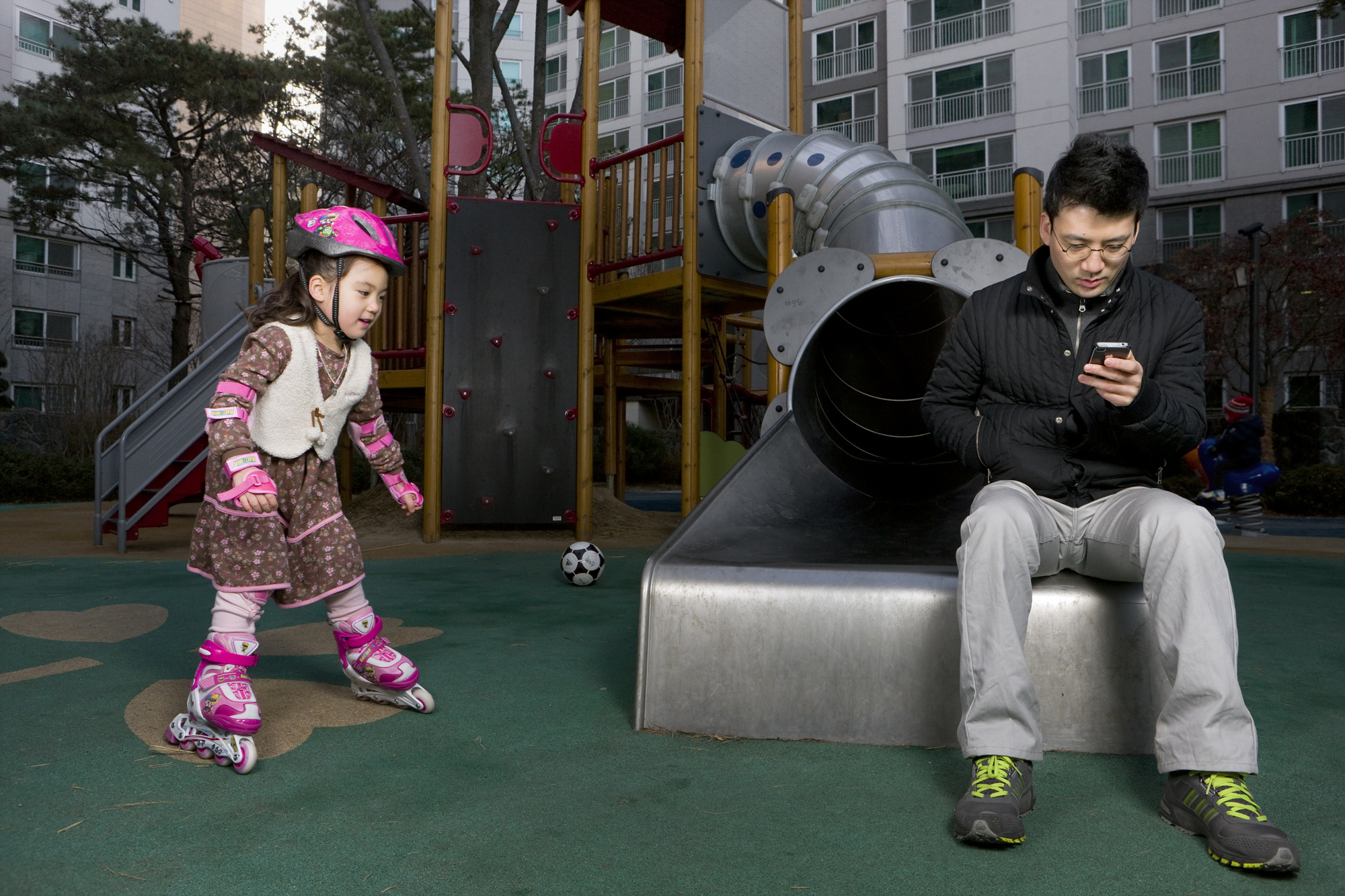 09_놀이터에 온 수안과 진우