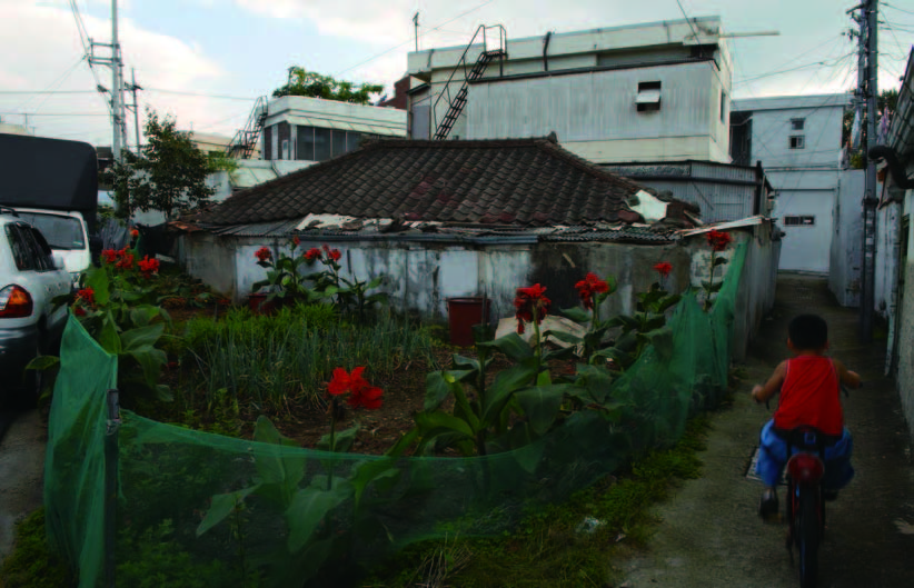 2 골목 풍경 Pigment Art Print, 63.5×89cm