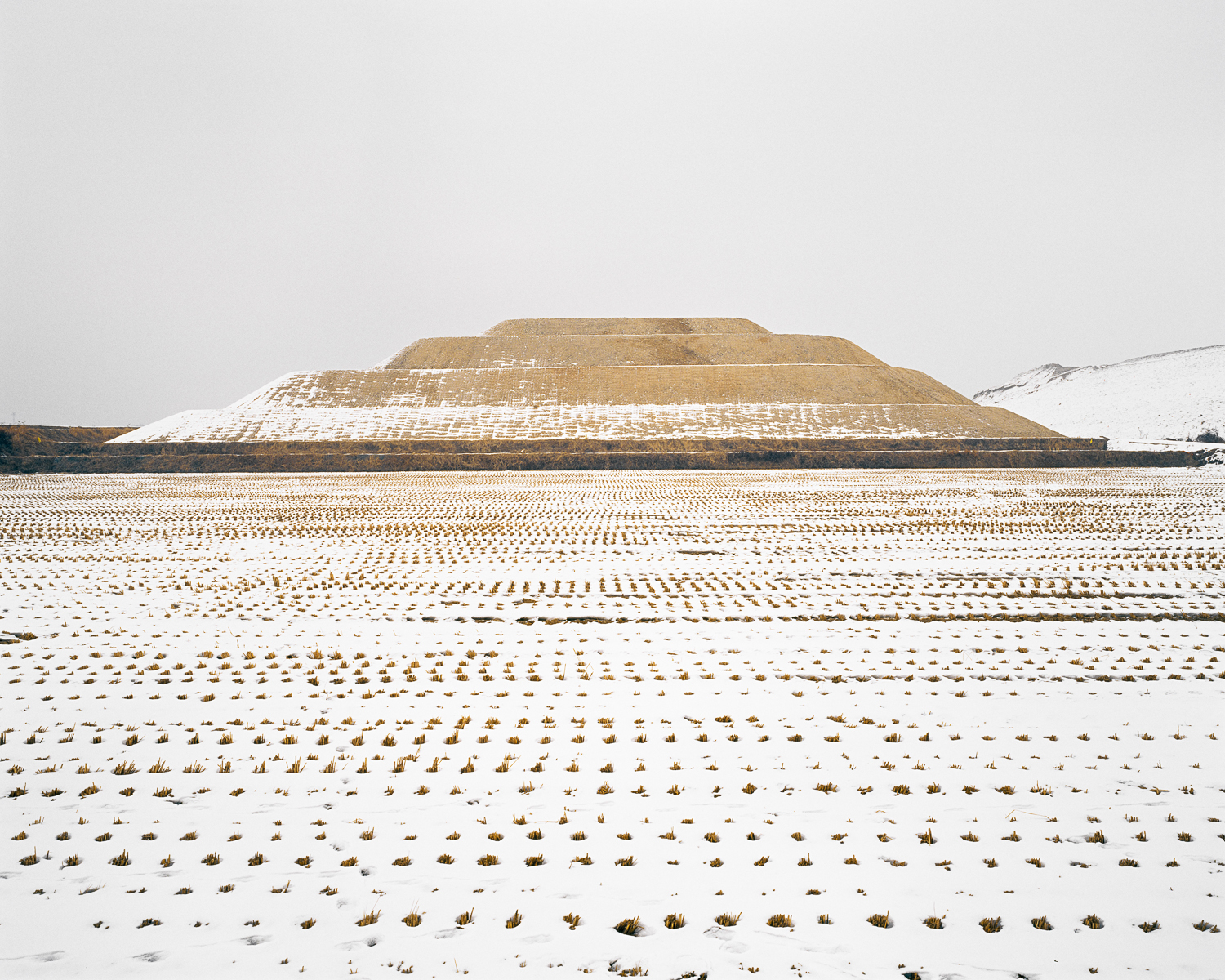 Interscape_여주, 준설토 적치장_Spoil Bank, Yeoju_Pigment Print_80x100cm_2011