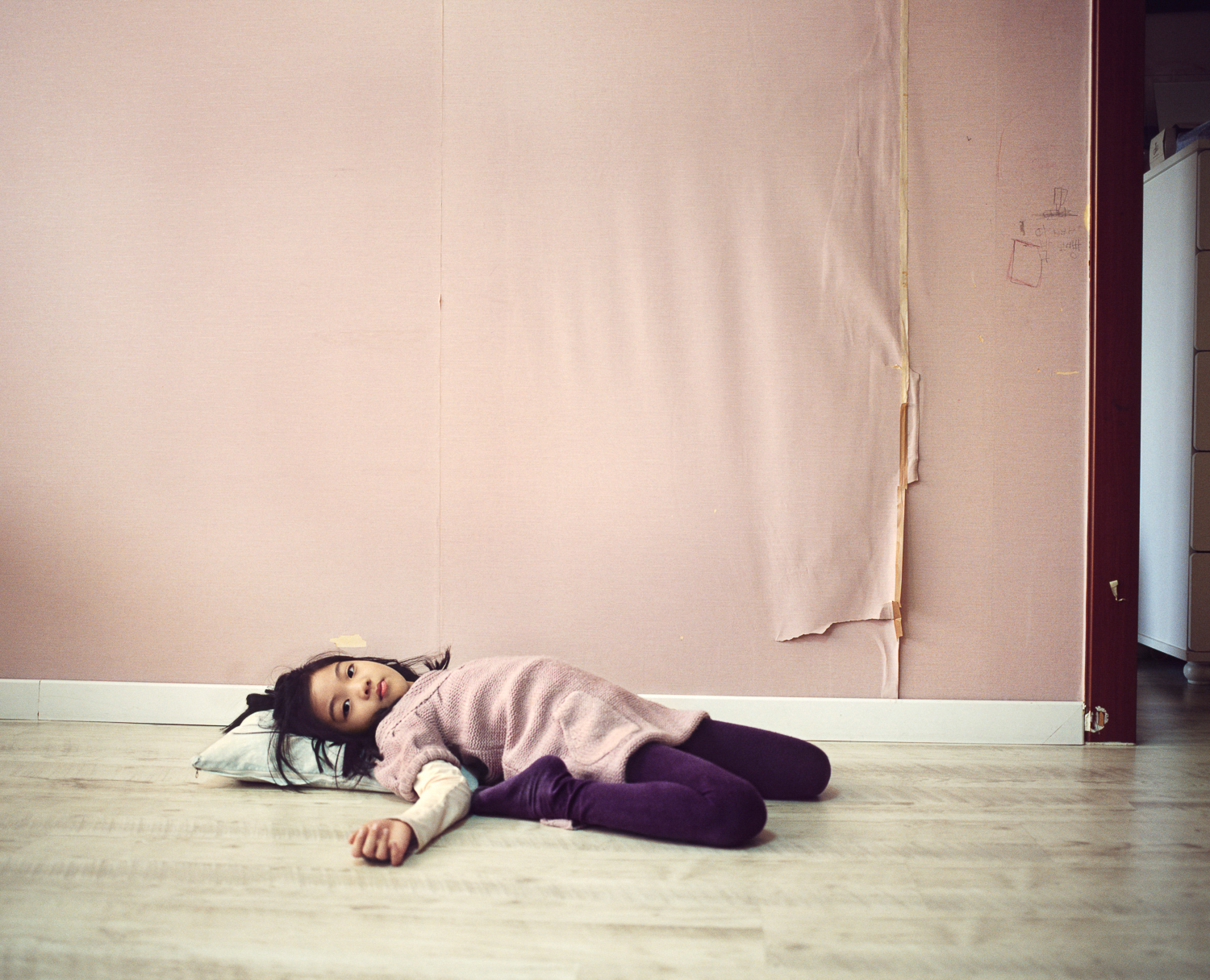 01. Yeonsoo, archival pigment print, 30X37inches, 2013