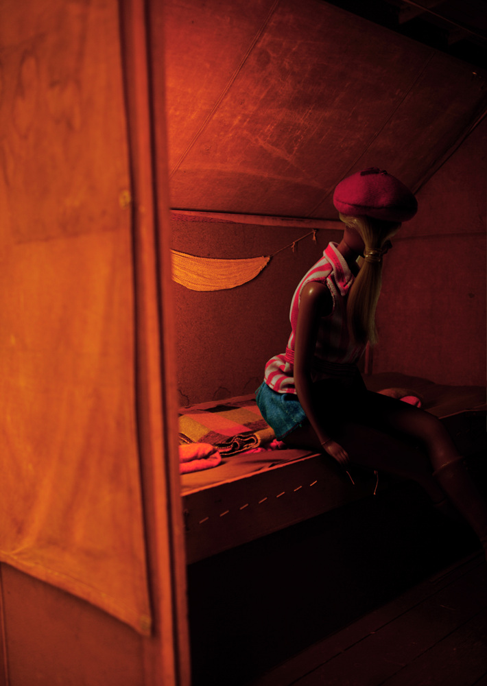 04 He Doesn’t Live Here Anymore, Pigmentprint, 117cm X 83cm, 2009