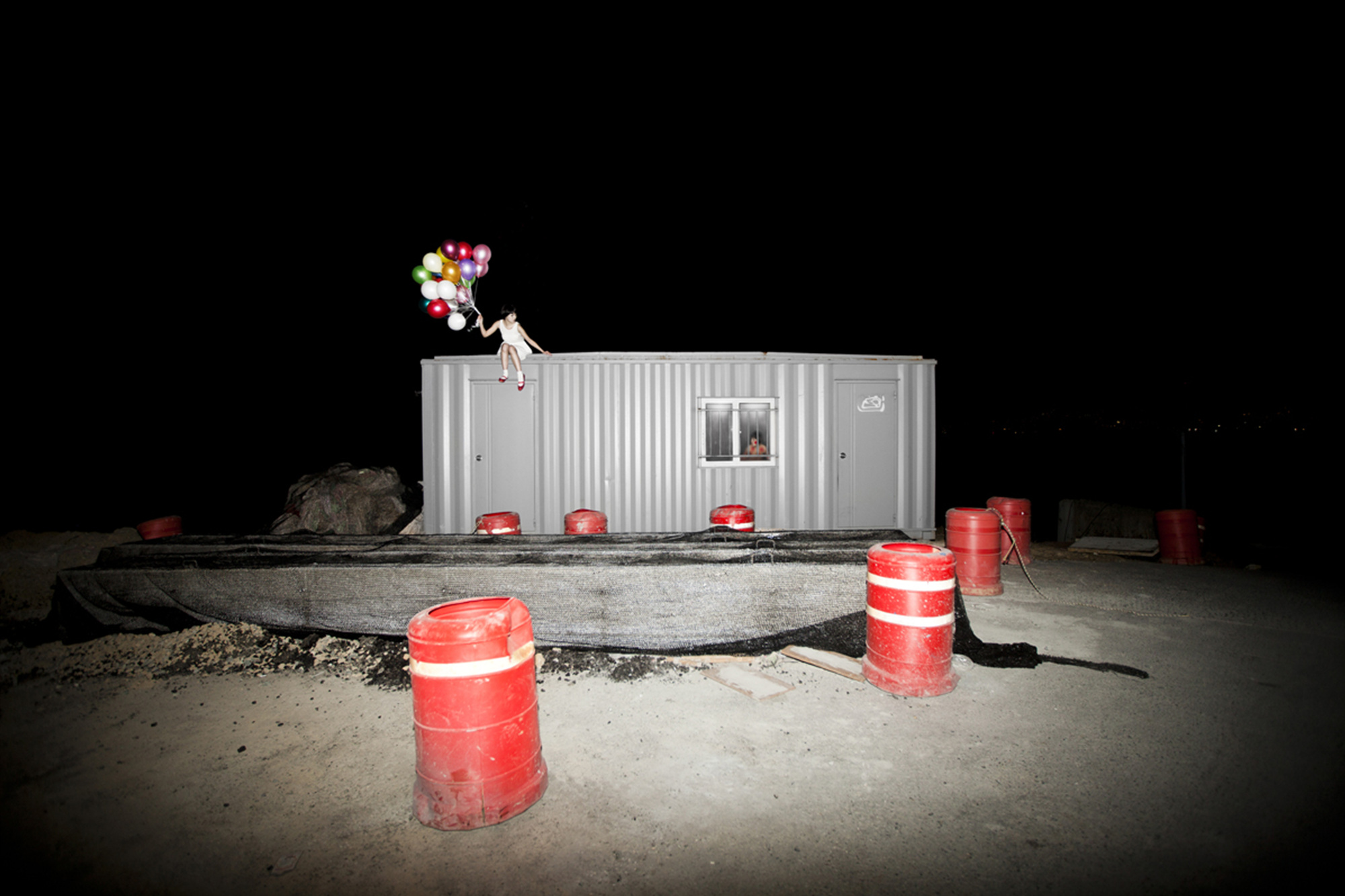 027  At night 2_pigment prin_70x105cm_ 2012