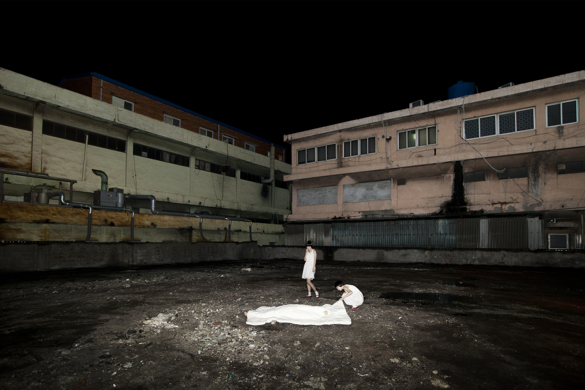 035 At night 2_pigment prin_110x160cm_ 2012