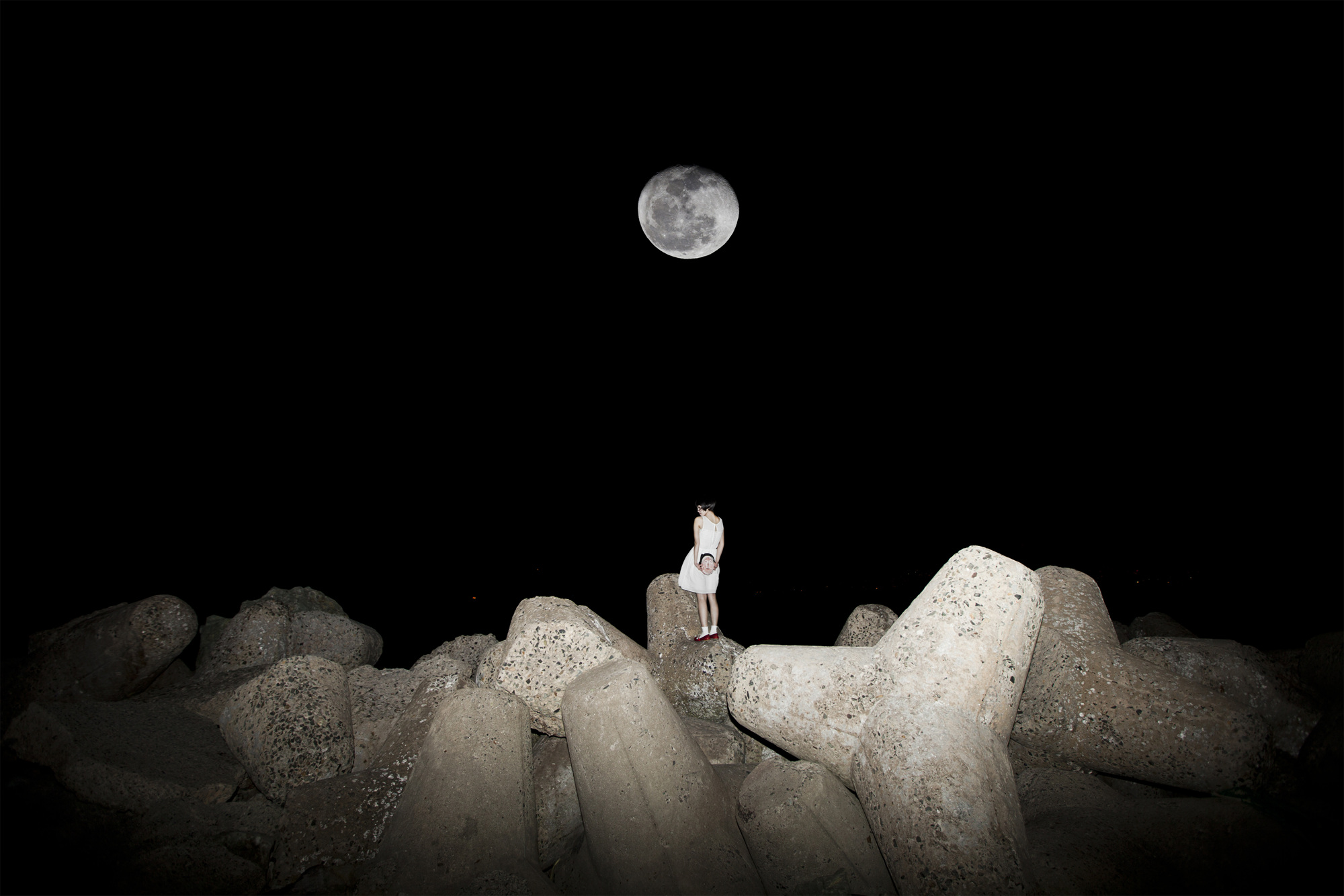 038 At night 2_pigment prin_110x160cm_ 2012