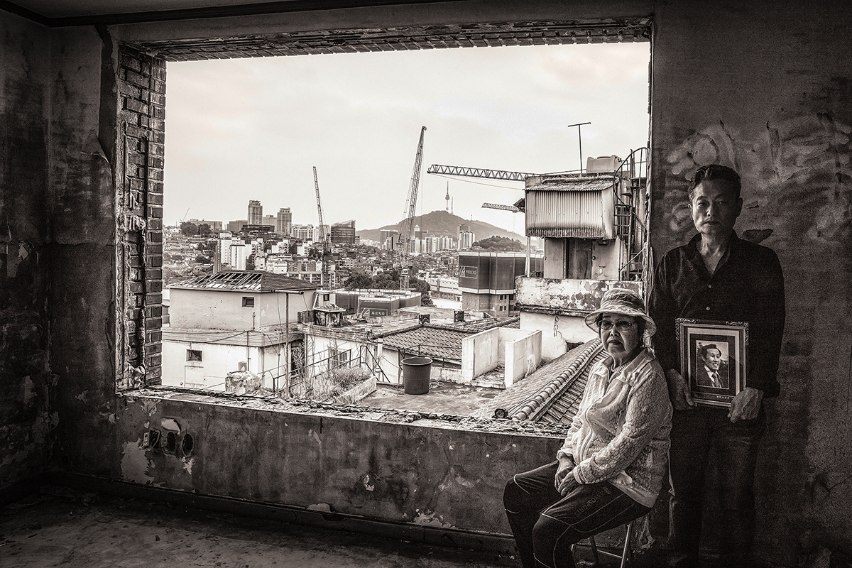 06. The House, UV Print on traditional Korean handmade paper, 65x90cm, 2014