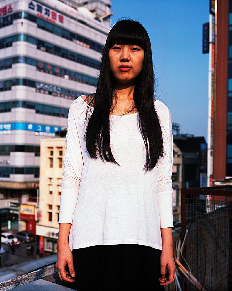 06_Trauma girl A Yun, pigment print, 160 x 200cm , 2012