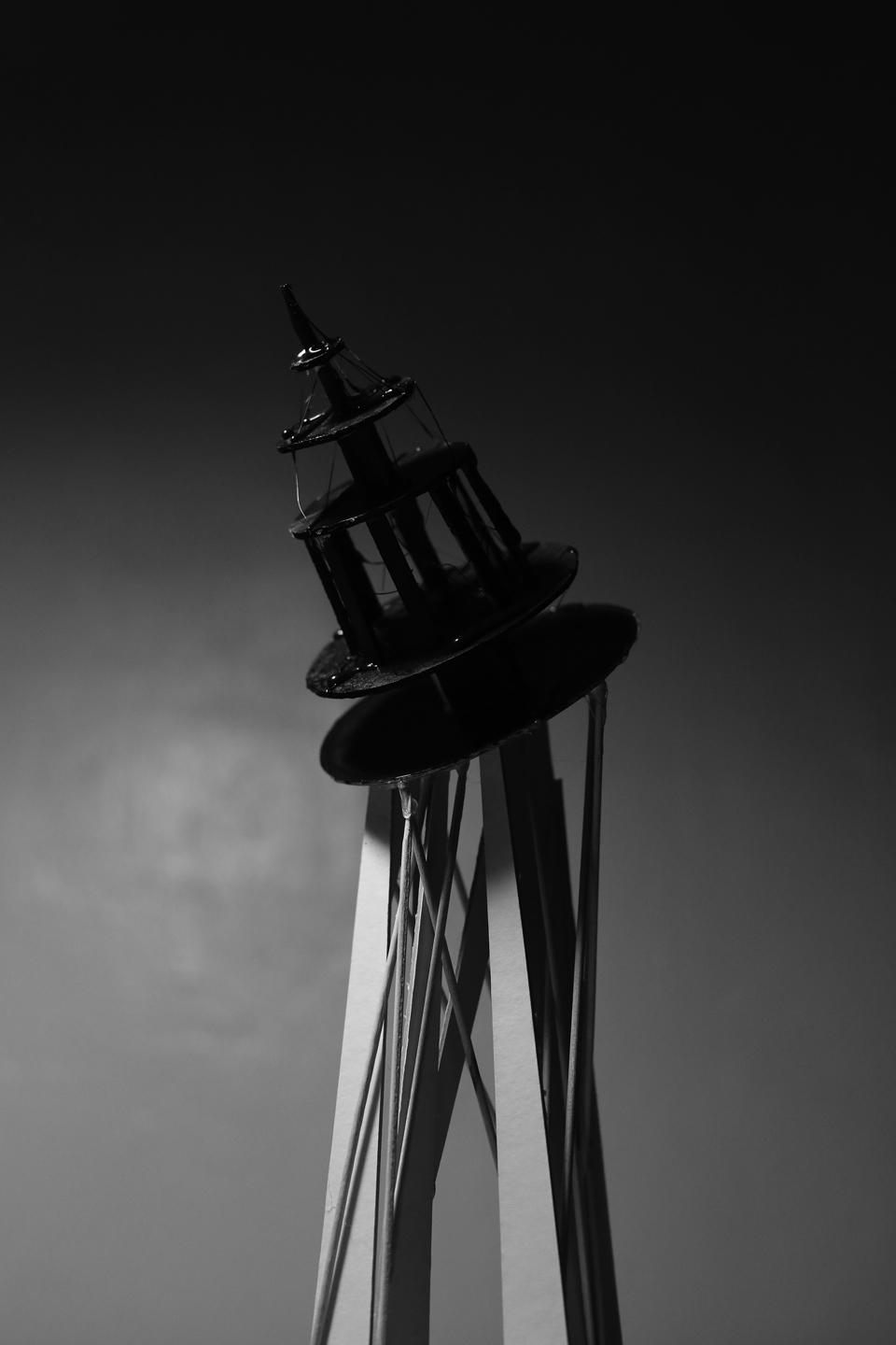 08. Monument Zero - Standing Man, Photograph of Hard Paper Structure, Inkjet Print, 70x70cm, 2014