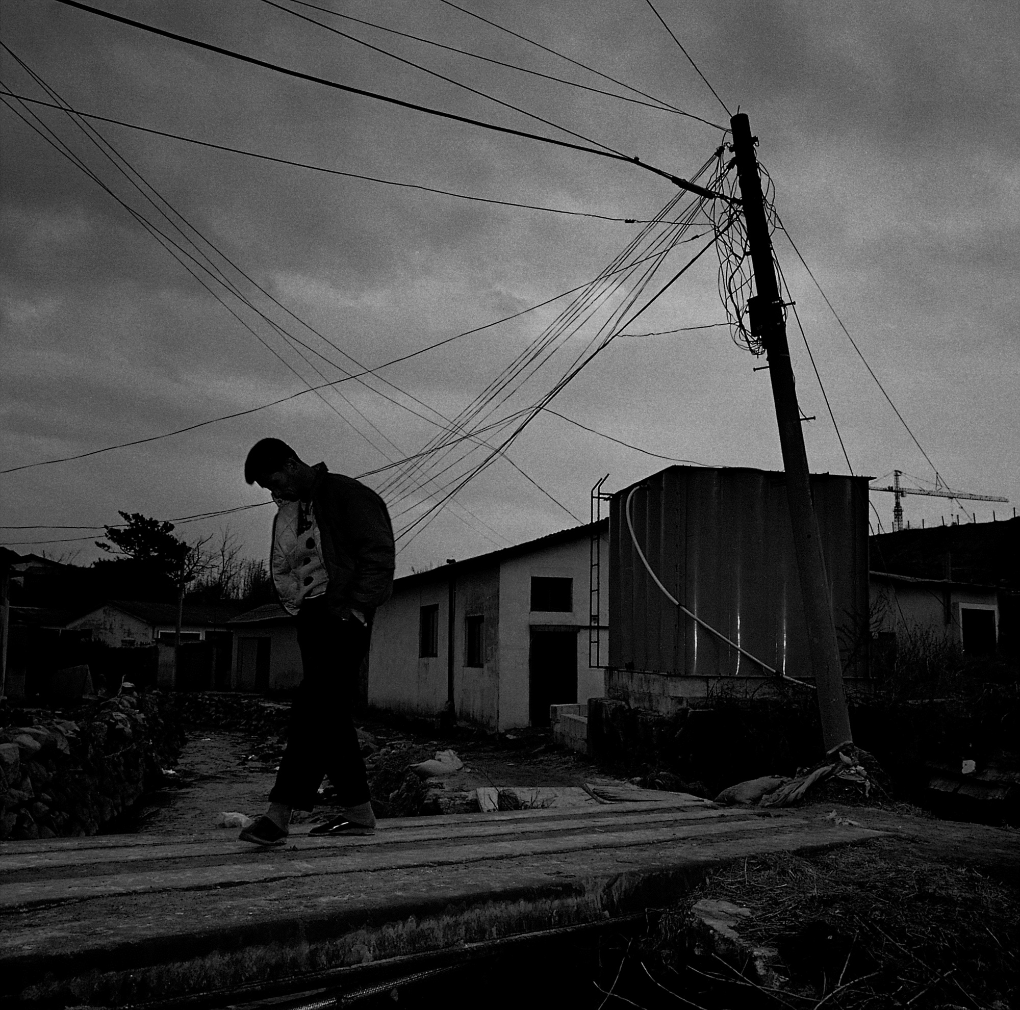 10. 전기줄, 울산, Gelatin Silver Print, 100x100, 1995