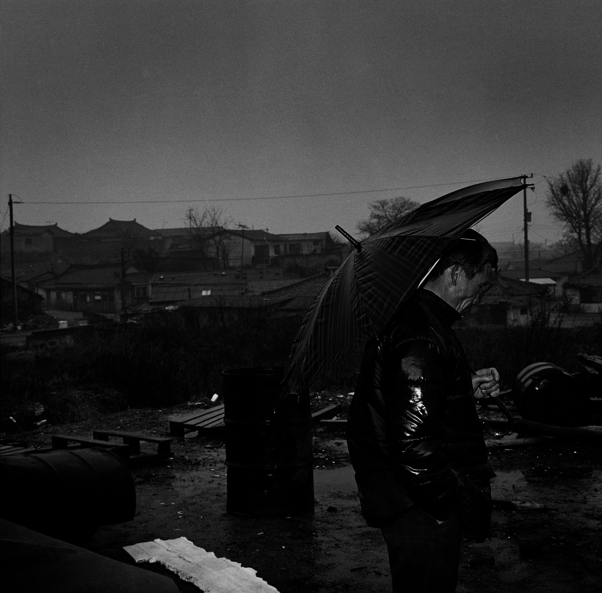 12. 우산, 울산, Gelatin Silver Print, 100x100, 1995