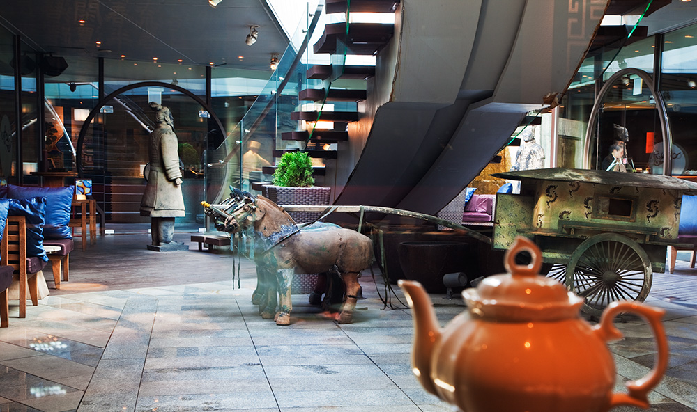 18. Strange space, 150x100cm, 2003