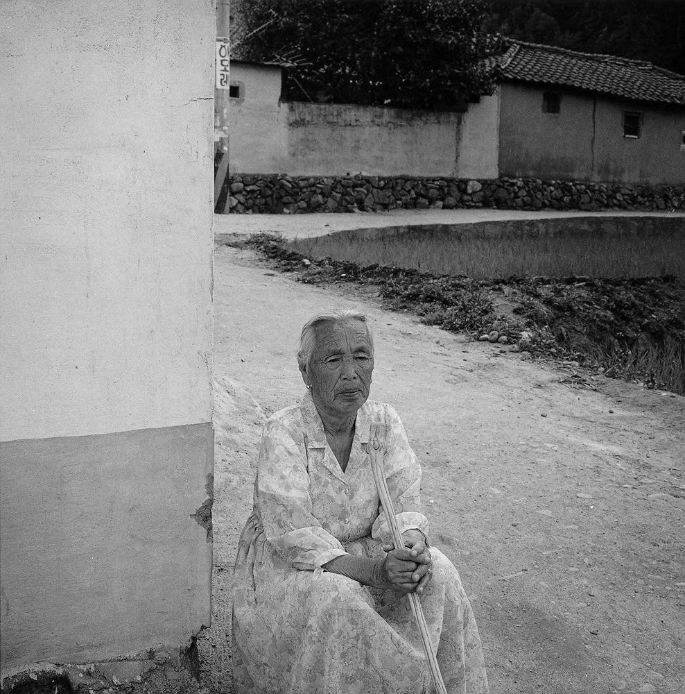 4. 으므니, 경남 산청, 100x100, Gelatin Sliver Print, 1985