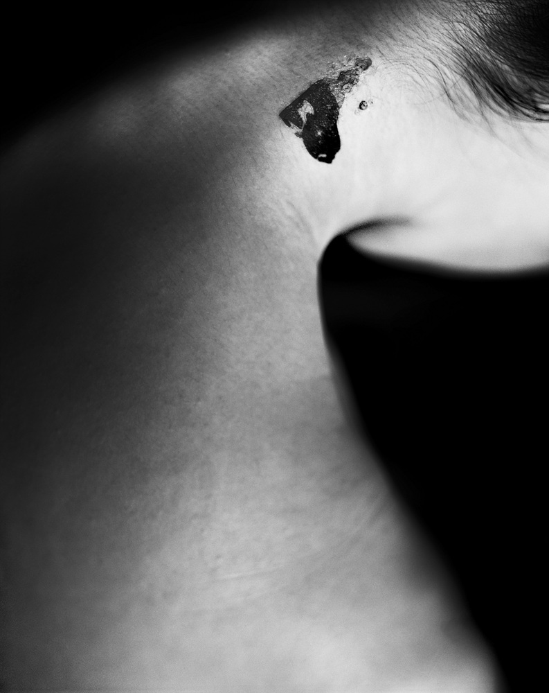 6-[Emotions is some pose]_pigment prin_2007