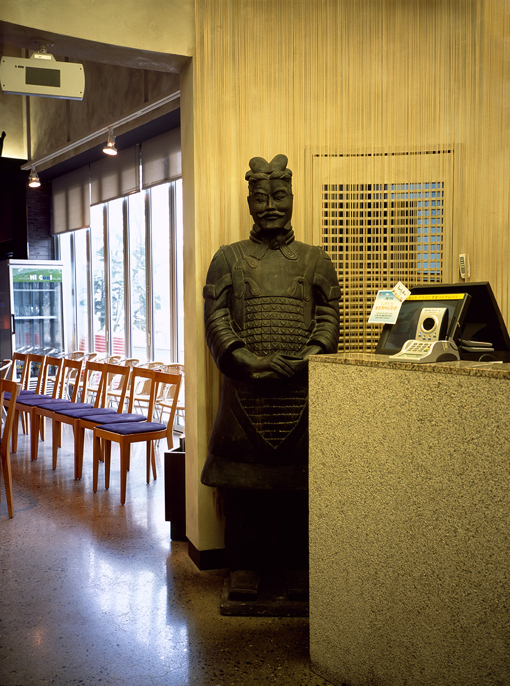 6. Strange space, 150x100cm, 2003