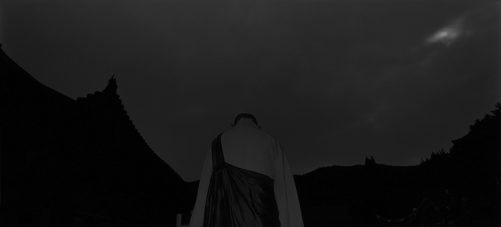 6. 범어사, Gelatin Silver Print, 91x185cm, 2007