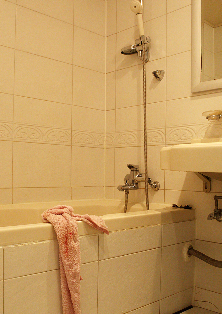 그리고 남겨진 것들 And Things left-series1, #9, Pigment print, 21x30cm, 2012