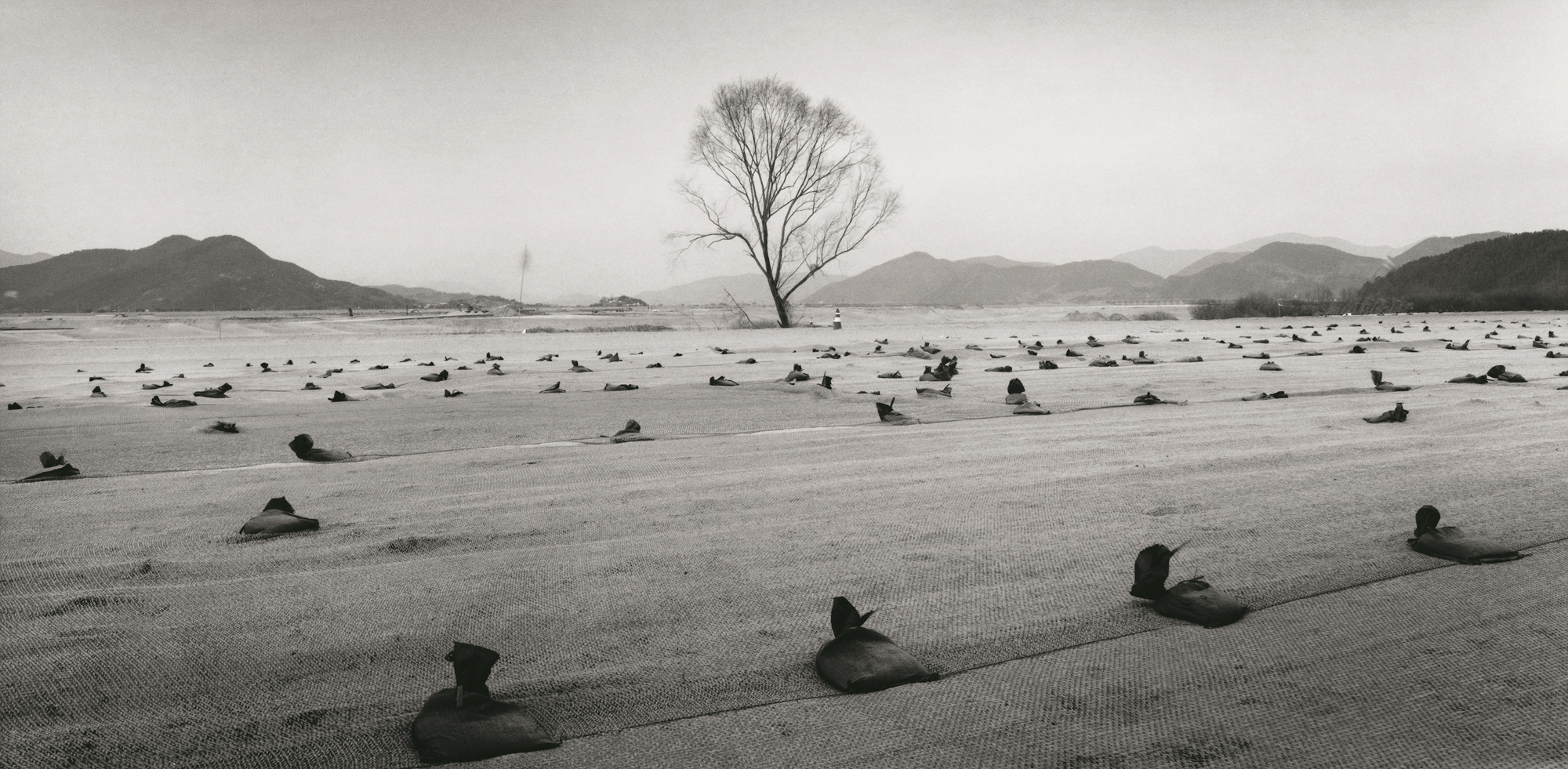 낙동강-경남 김해시 한림면 02 Gelatin Silver Print  50.8x61cm 2011