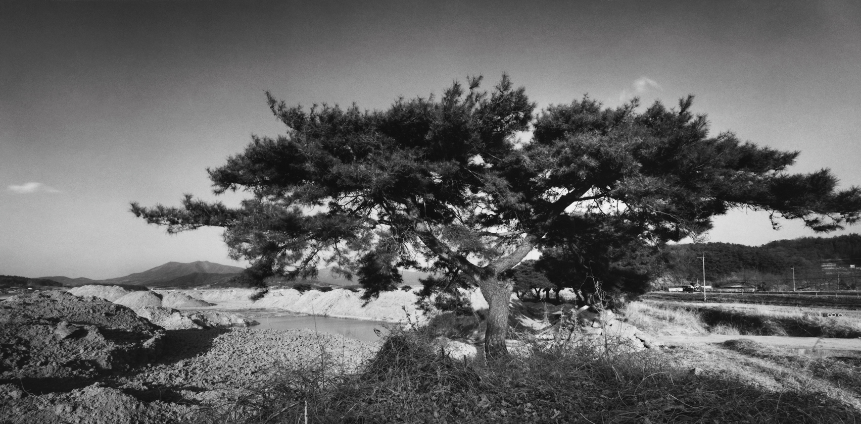낙동강-경북 구미시 옥성면 Gelatin Silver Print 60x120cm 2011