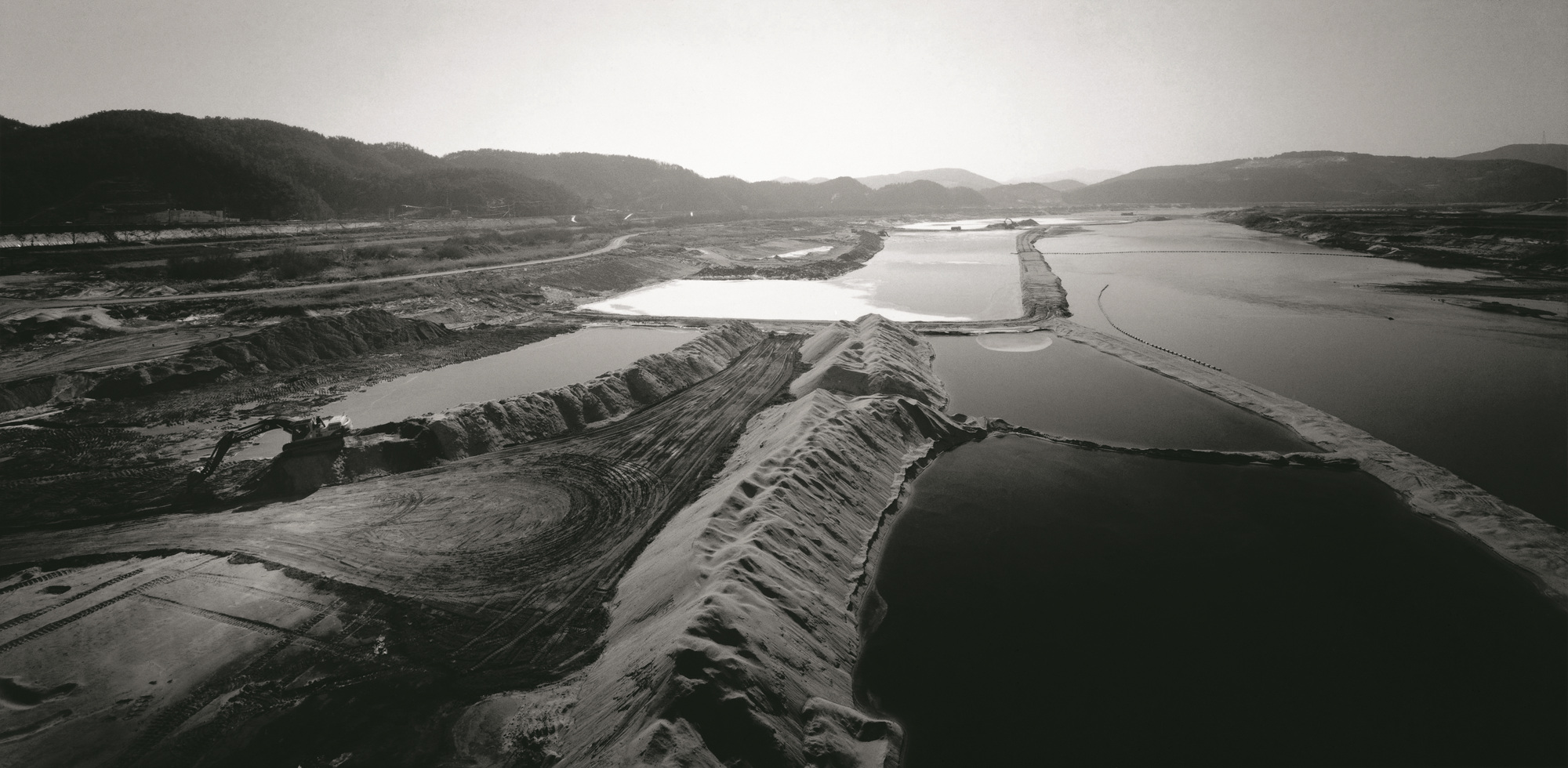 낙동강-경북 대구시 달성군 구지면 우곡교 Gelatin Silver Print 50.8x61cm 2011