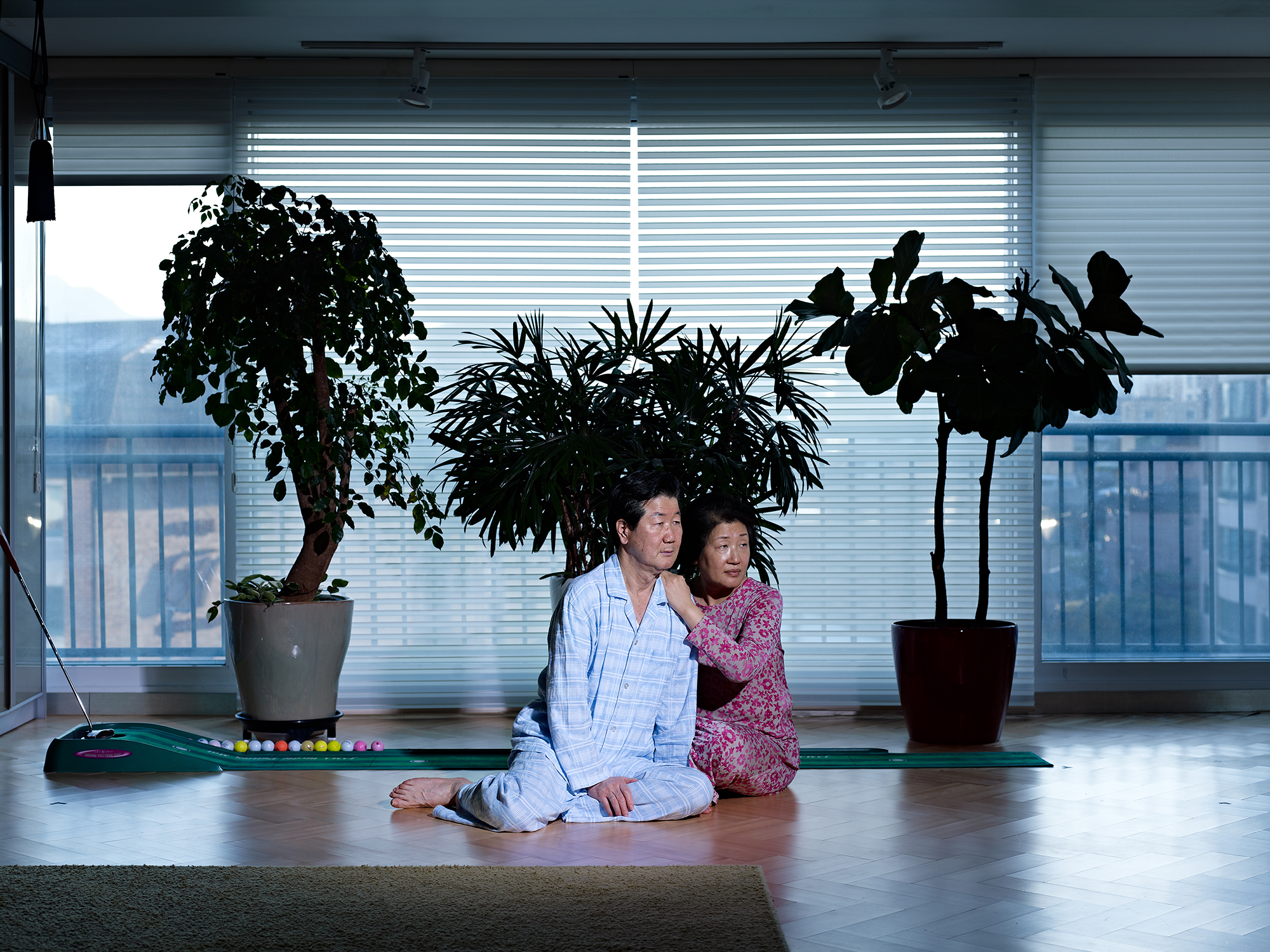 01. Gazing #1, Lambda Print, 152.4x114.3cm, 2010