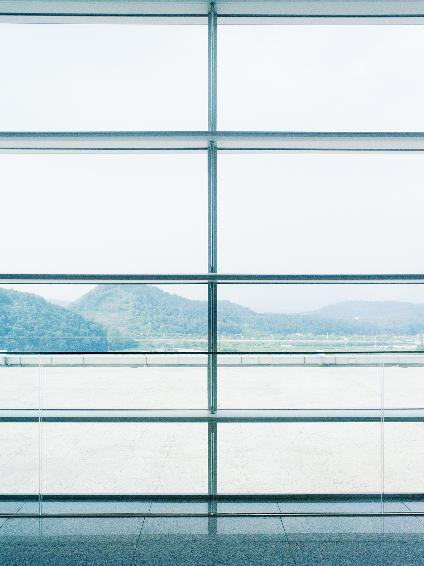 09. Grid Landscape, Outsight 12A, pigment print face-mounted to plexiglass, 90x70cm, 2013