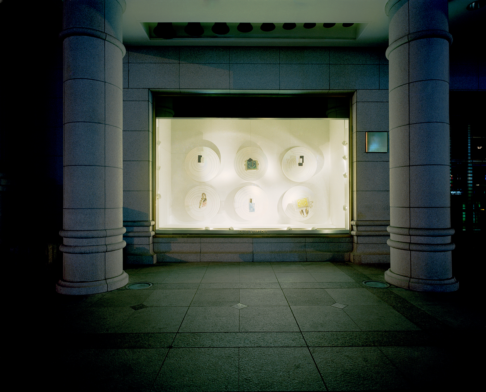 ·환상-도시_ Hyundai Department Store_Archival Pigment Print _127x102cm _2006
