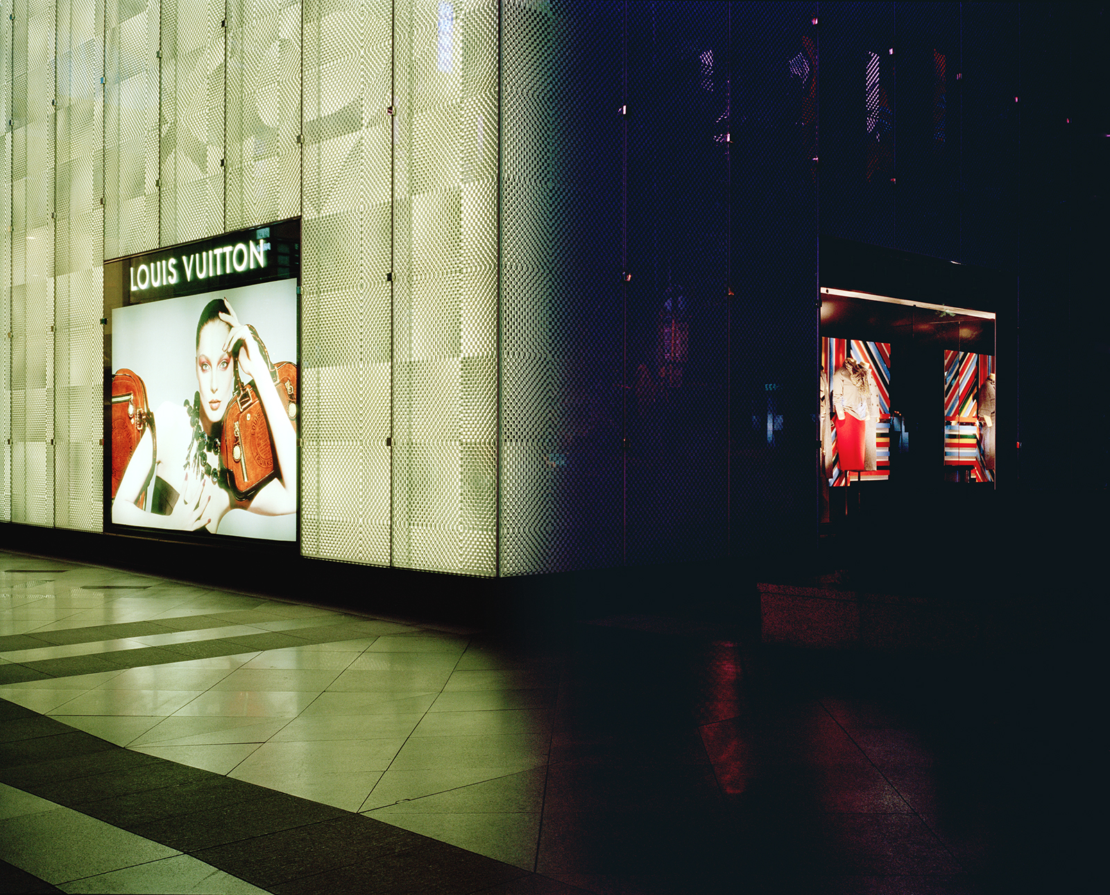 ·환상-도시_ Louis Vuitton _ Archival Pigment Print _127x102cm _2006