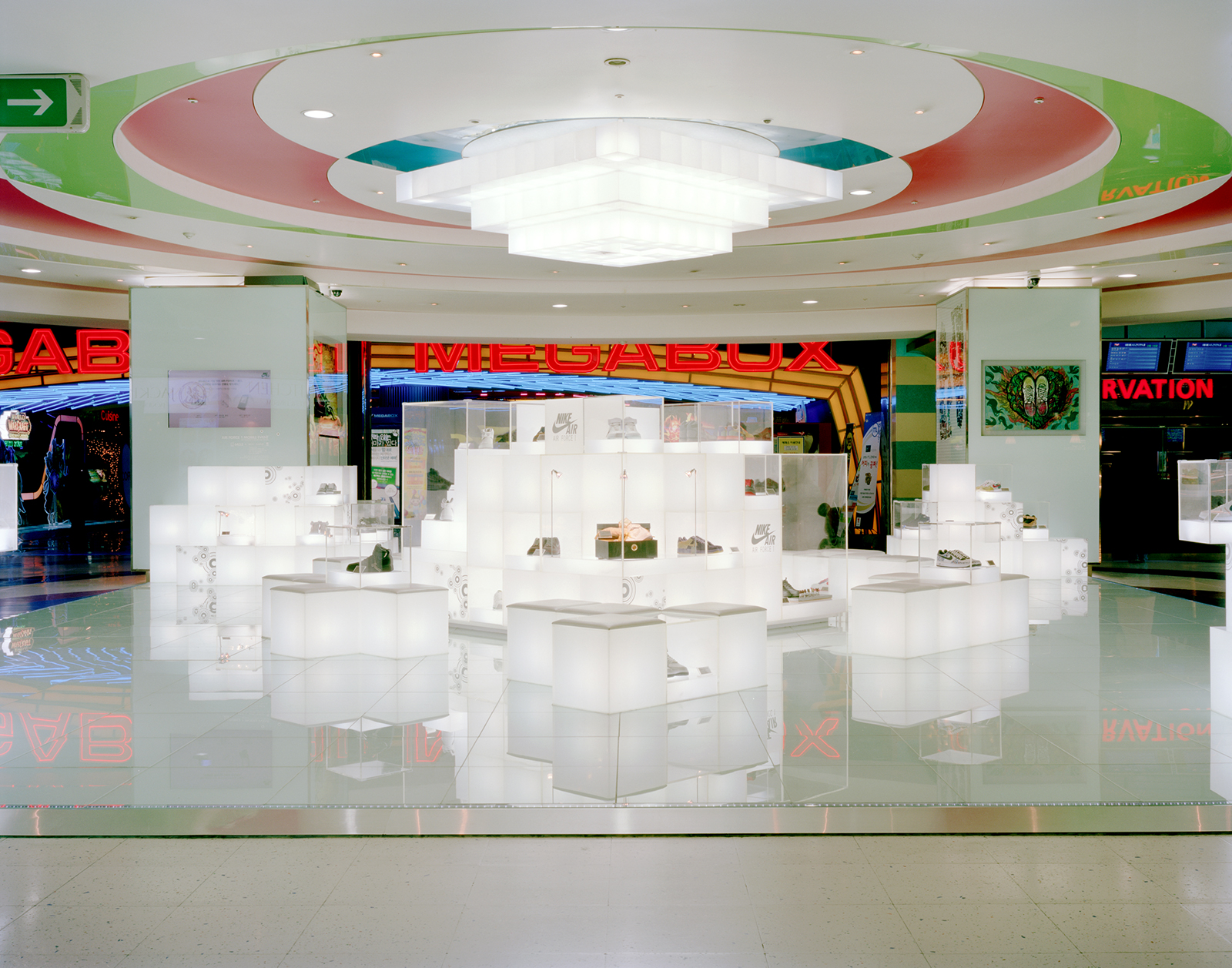 ·환상-도시_ Nike event Zone _ Archival Pigment Print _127x102cm _2007