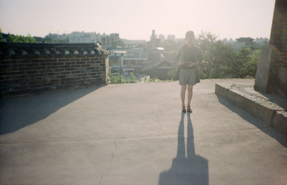 빛속으로-숨는다