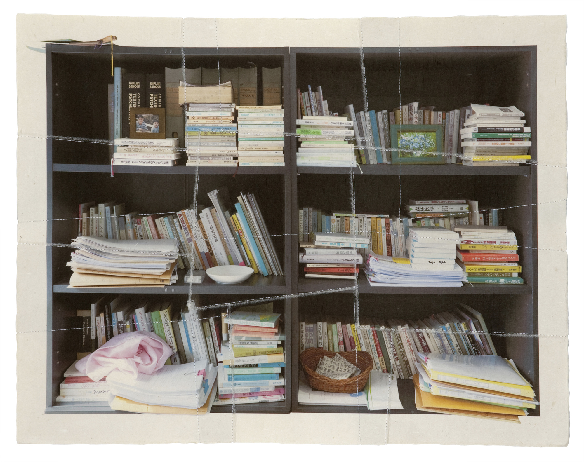 책가도056_프린트된 한지에 손바느질_61cm×79cm_2010