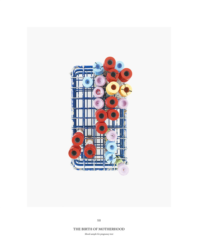12 From the Series BATTLEFIELD_chapter 1 the trophies, 엄마의 탄생-임상병리과 혈액 샘플대, 2011