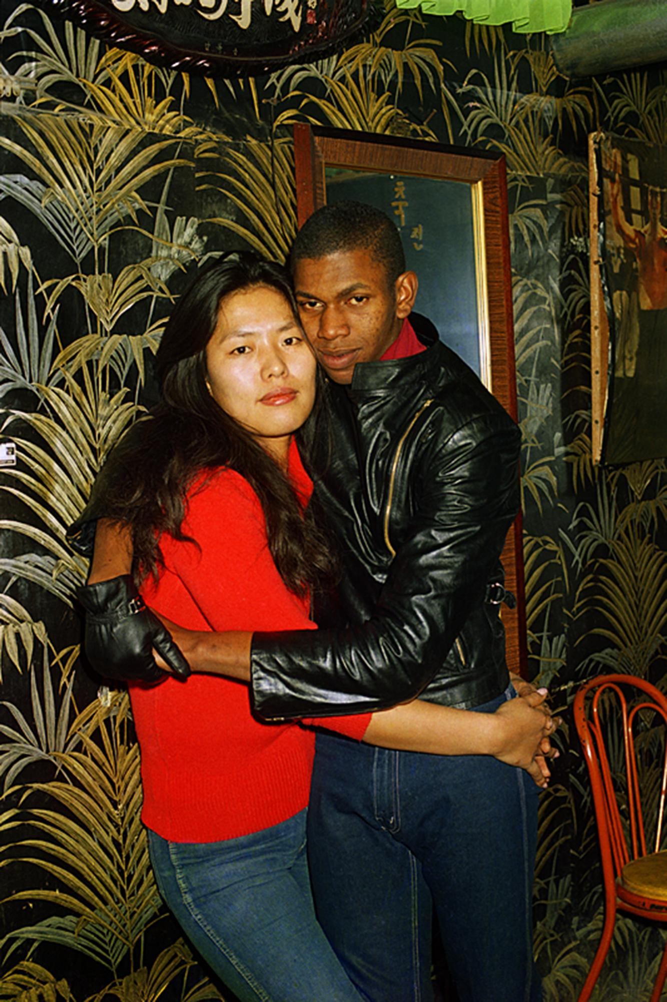 14 동두천 기념사진, Gelatin Sliver Print, 1984