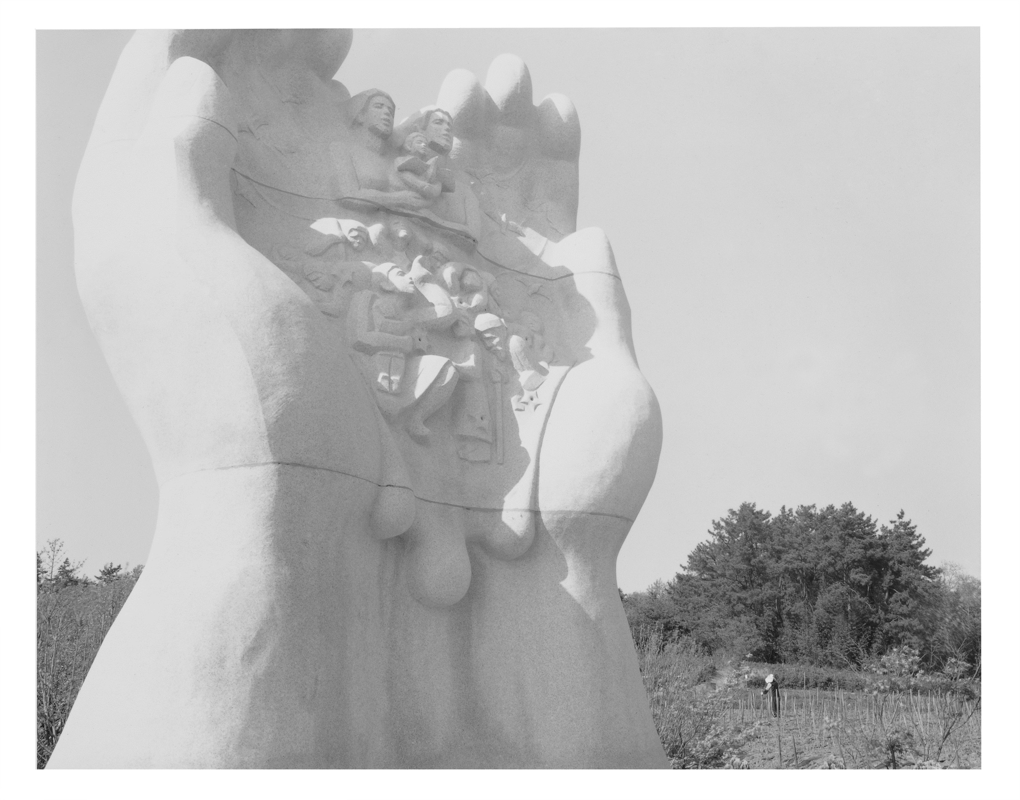 9 전북 고창군 공음면 양민학살 위령비, Gelatin Silver Print, 70x80cm, 2012