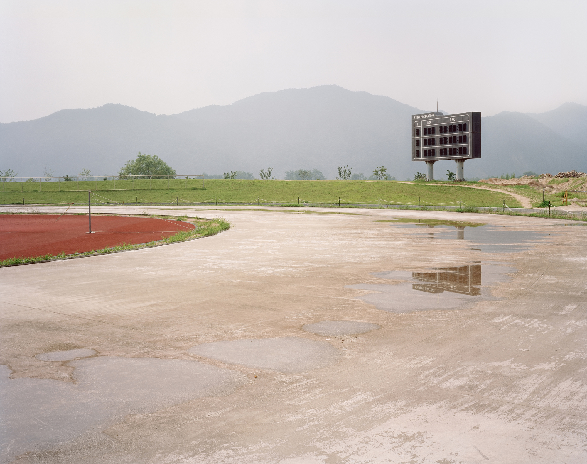 10 Commercial Landscapes, Digital C Print, 74×94cm, 2002-2006