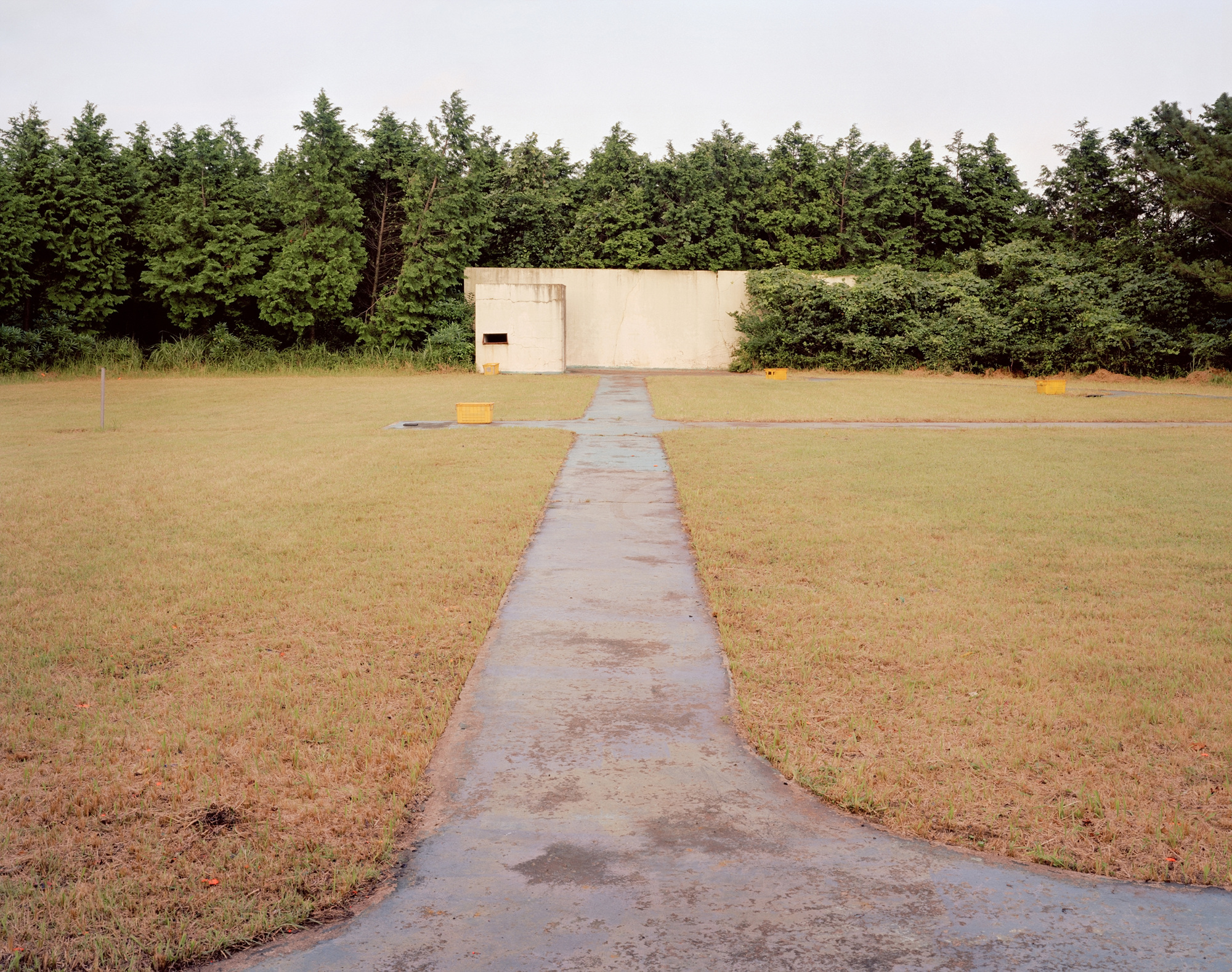 18 Commercial Landscapes, Digital C Print, 74×94cm, 2002-2006