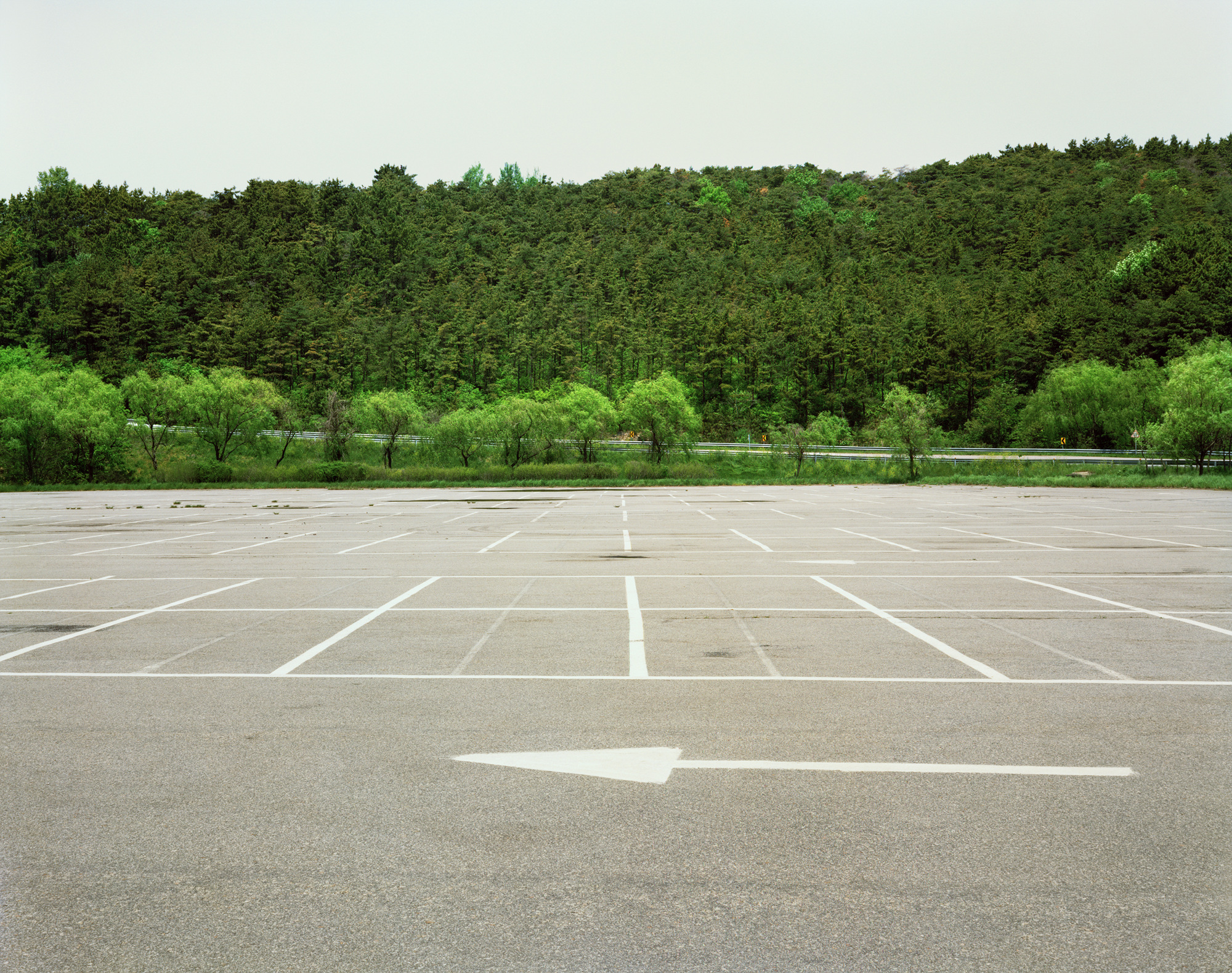 20 34개의 야외 주차장, Digital C Print, 83×102cm, 2006-2009