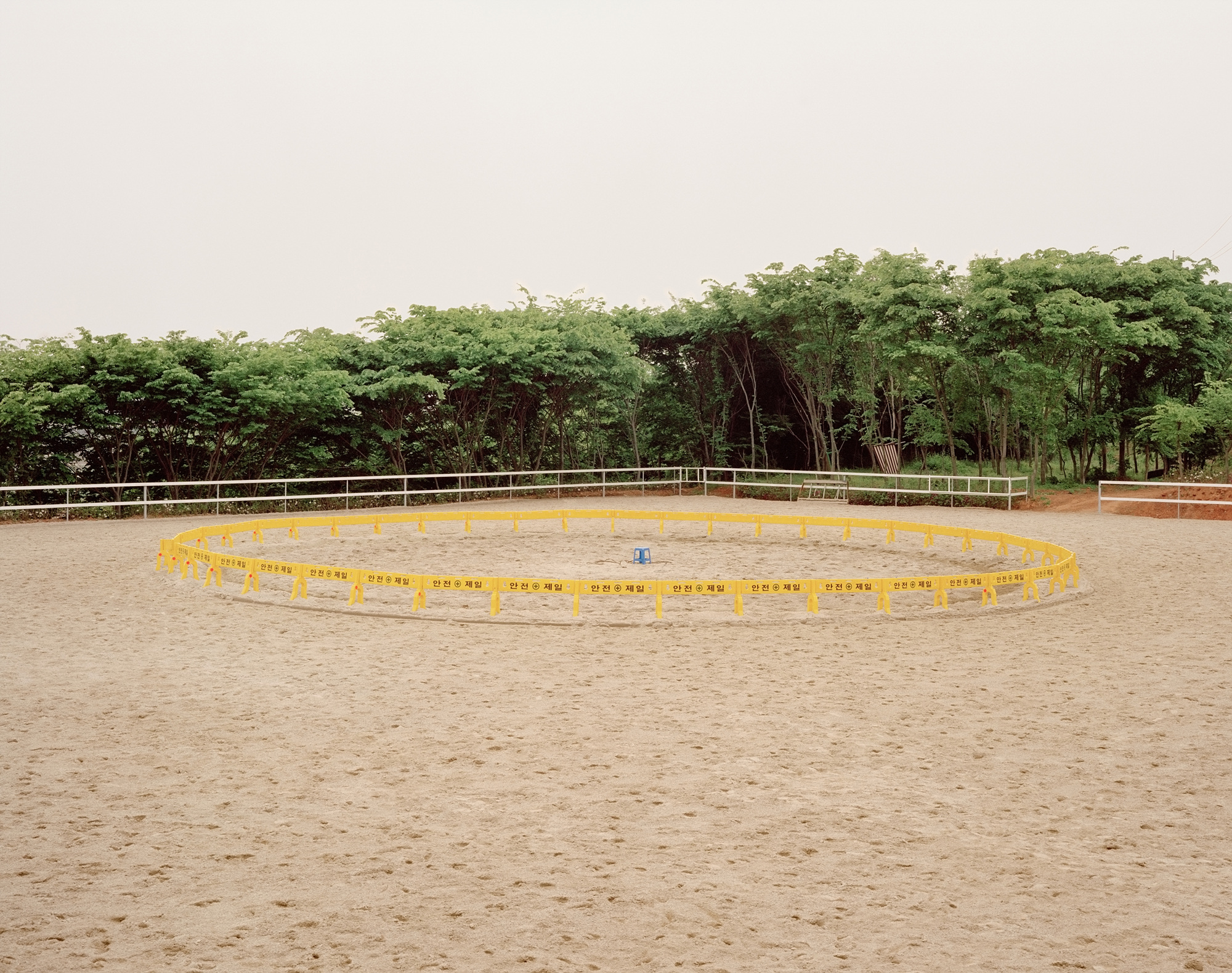 22 Commercial Landscapes, Digital C Print, 74×94cm, 2002-2006