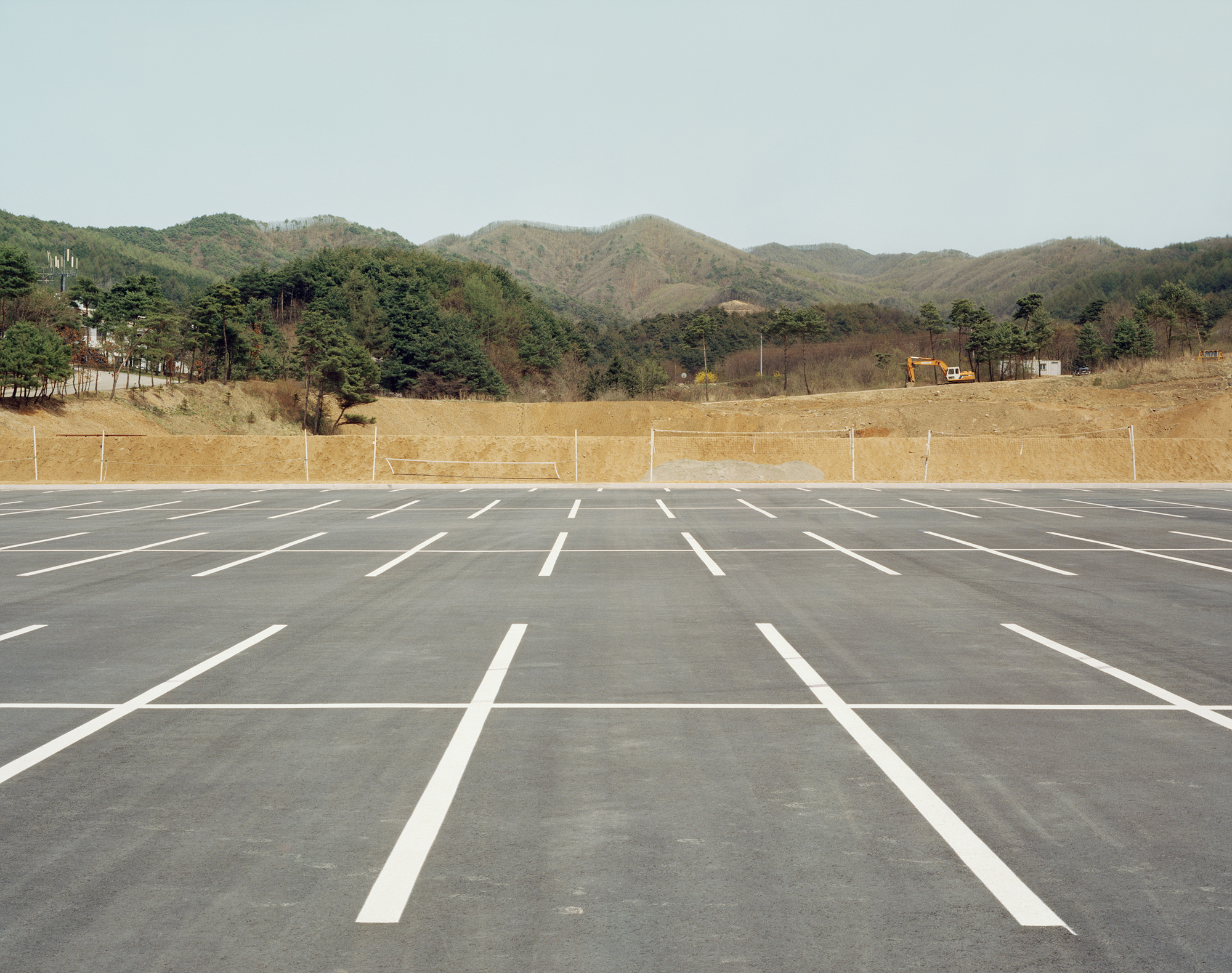 24 34개의 야외 주차장, Digital C Print, 16×20inch, 2005-2009