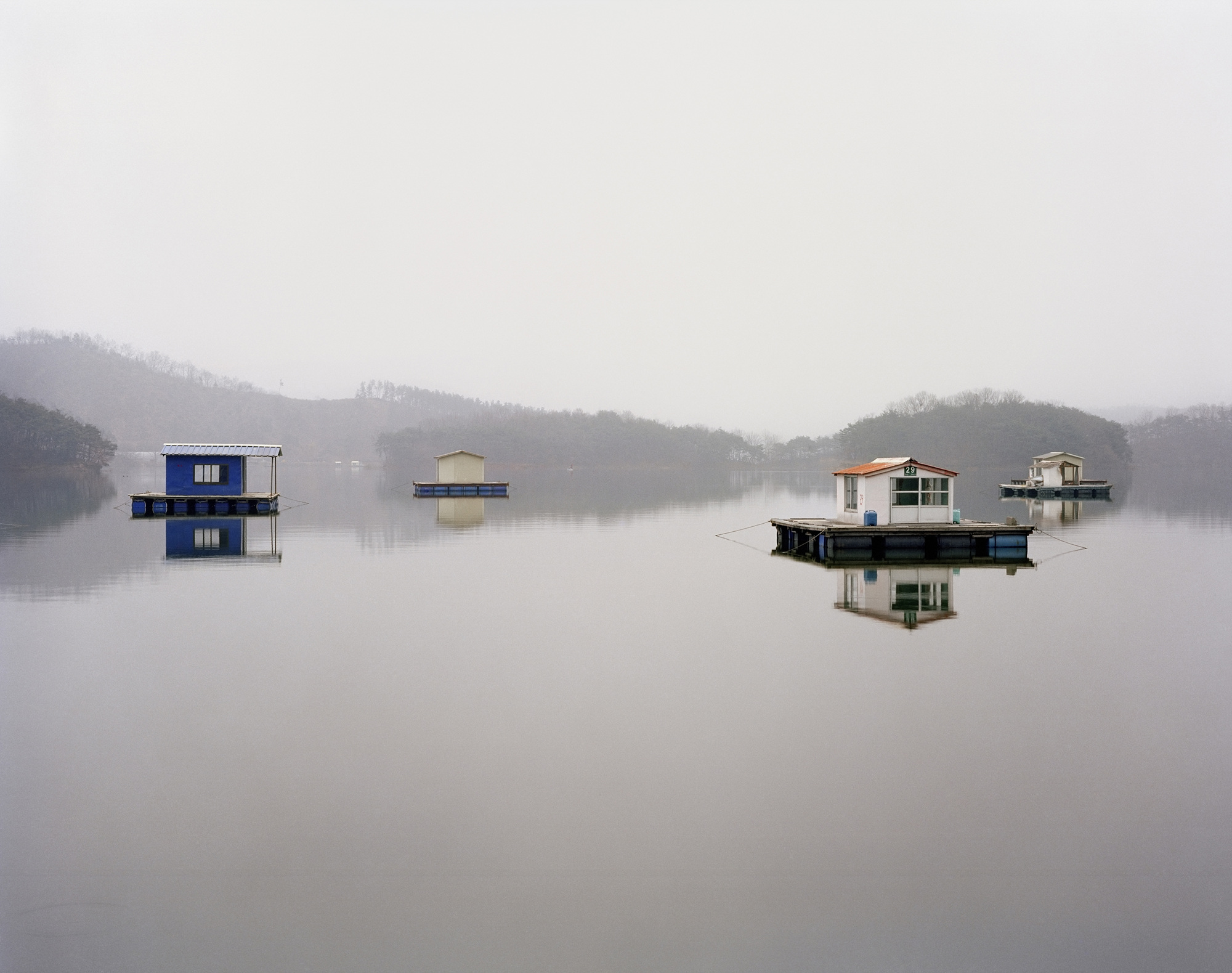 24 Commercial Landscapes, Digital C Print, 74×94cm, 2002-2006