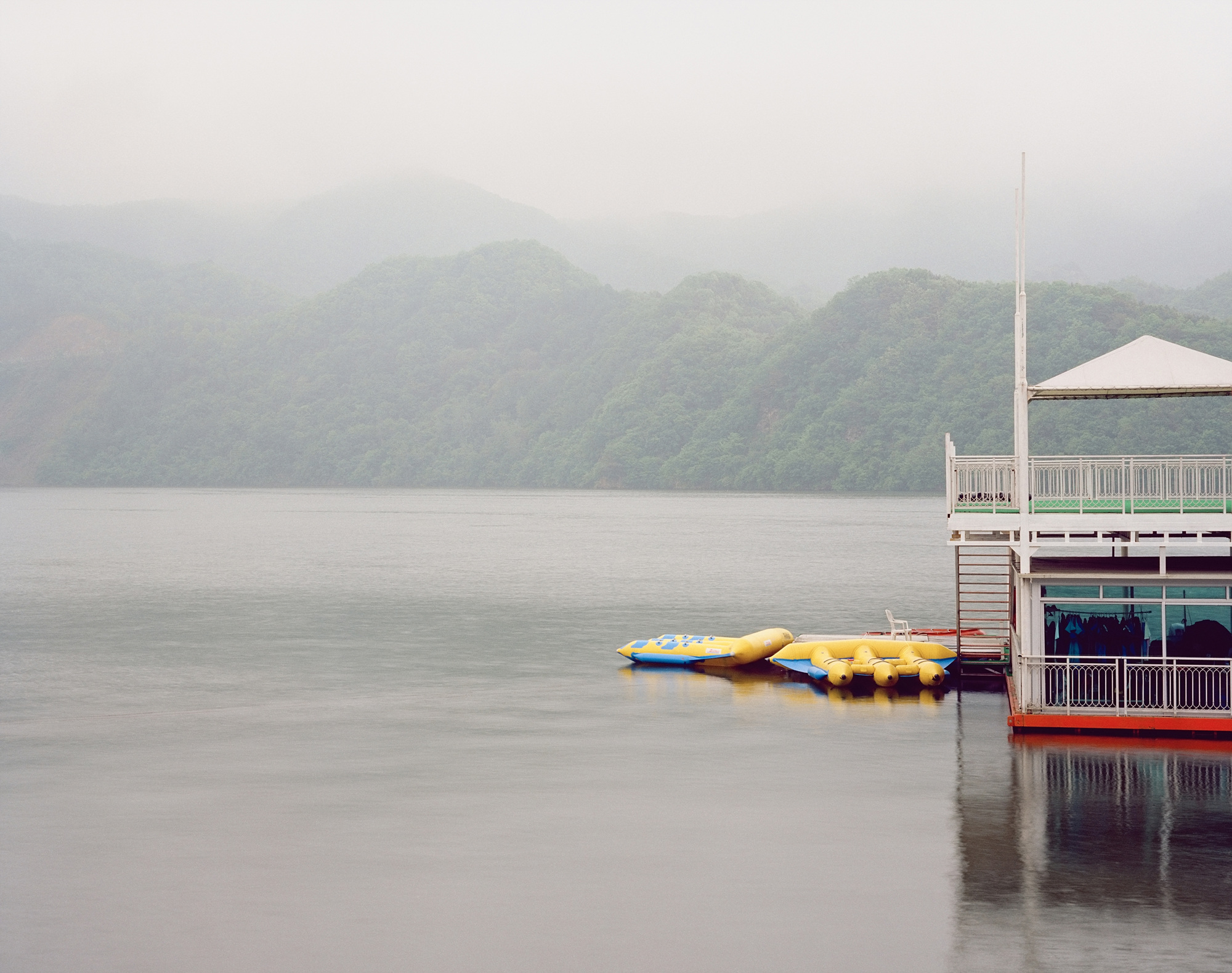 25 Commercial Landscapes, Digital C Print, 74×94cm, 2002-2006