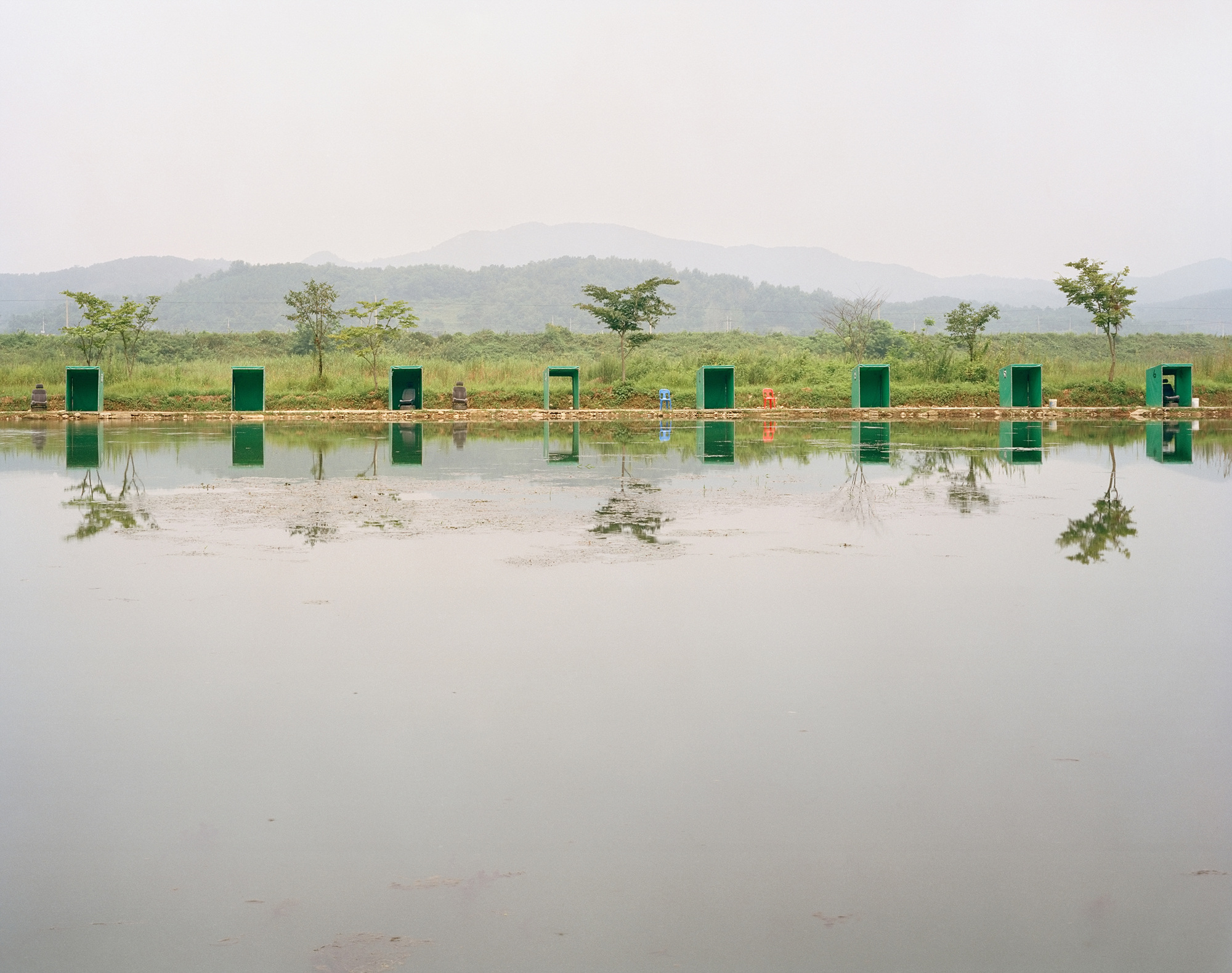 26 Commercial Landscapes, Digital C Print, 74×94cm, 2002-2006