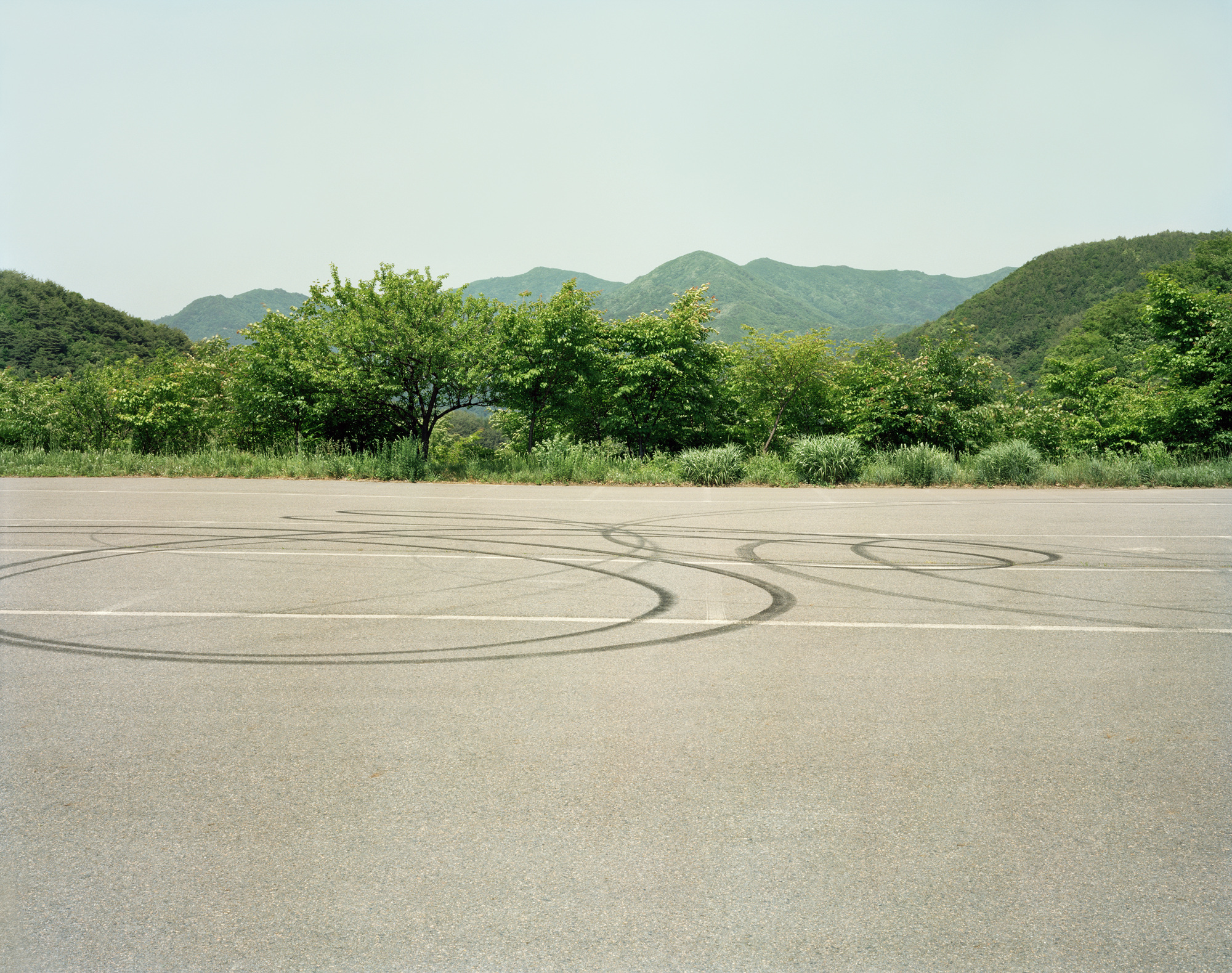 30 34개의 야외 주차장, Digital C Print, 16×20inch, 2005-2009