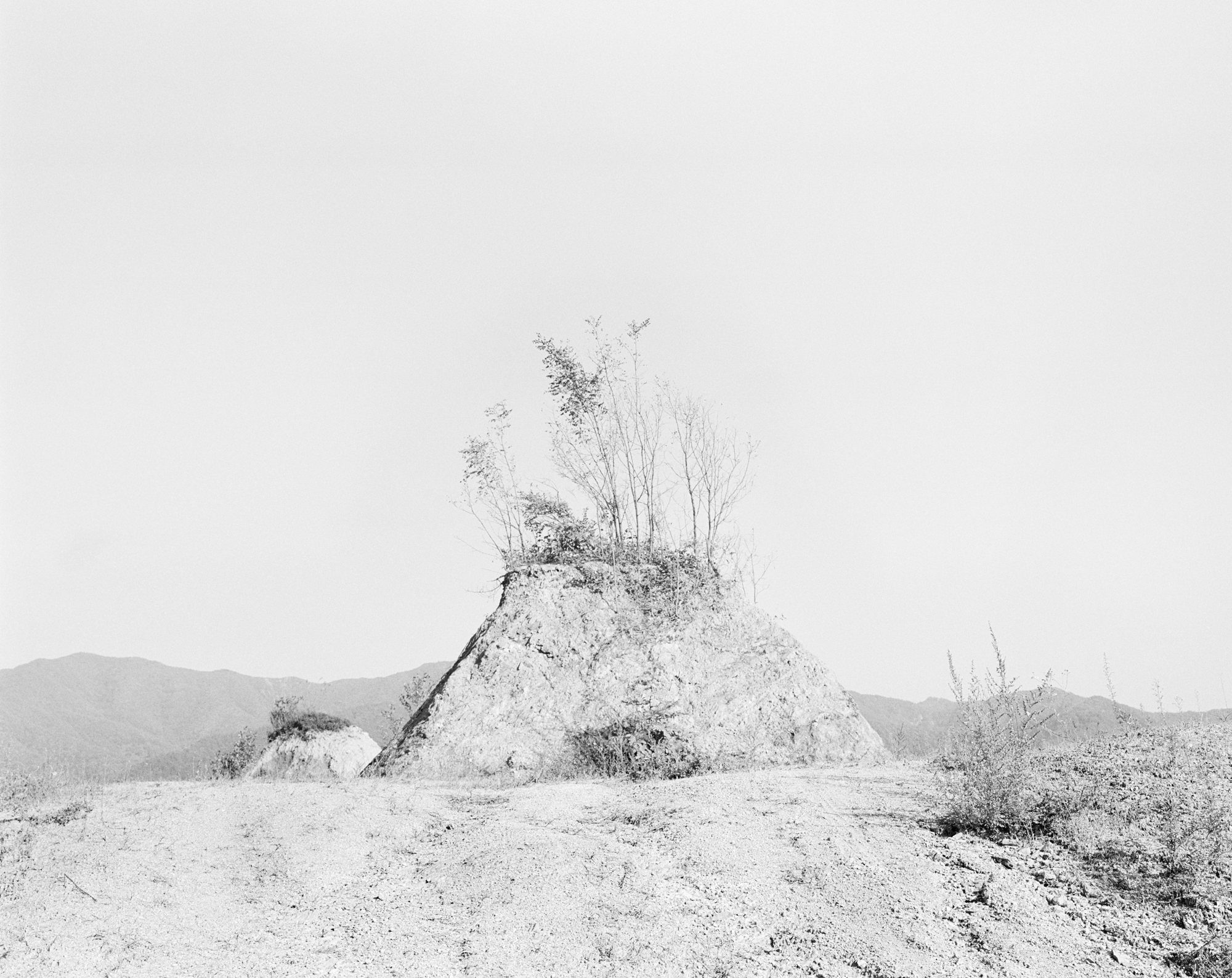 32 용담댐 시리즈-풍경, Gelatin Silver Print, 24×20inch, 1999-2000