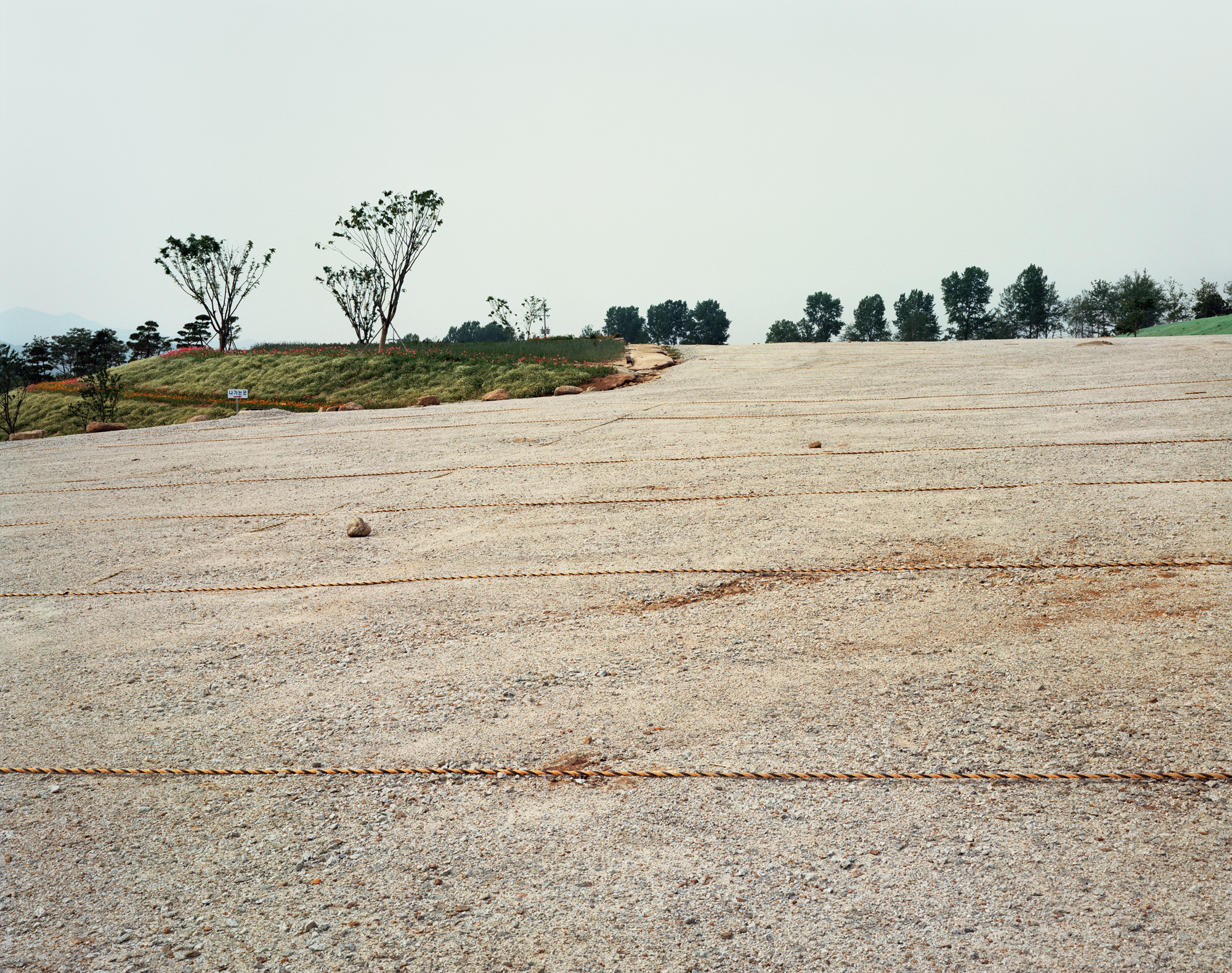 33 34개의 야외 주차장, Digital C Print, 16×20inch, 2005-2009