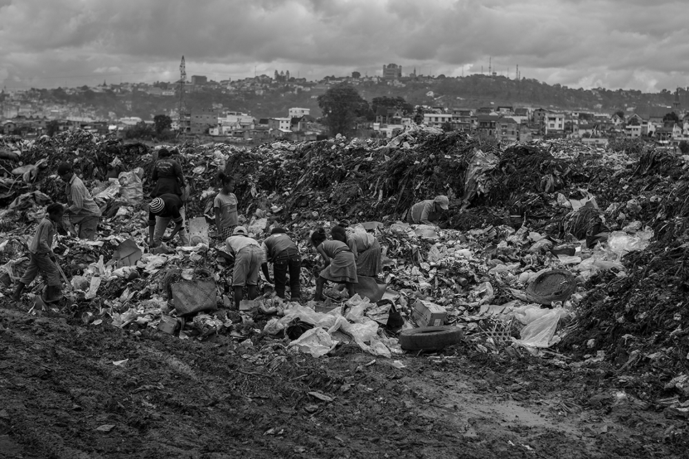 citizen in Antananarivo_Pigment print_20x24in_2012