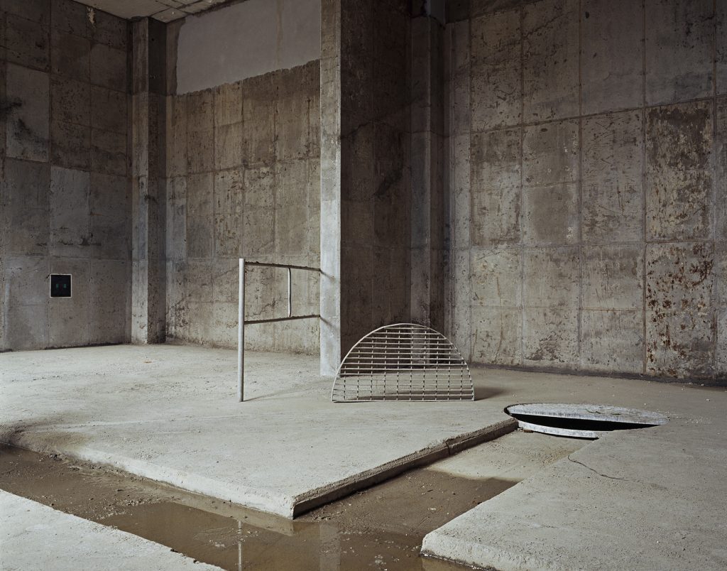 01.Construction Site01_Pigment print_125x155cm_2012