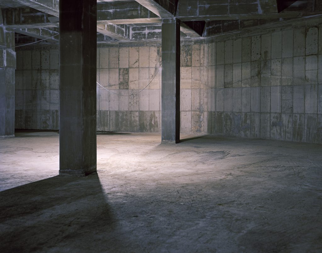 02.Construction Site02_Pigment print_125x155cm_2012