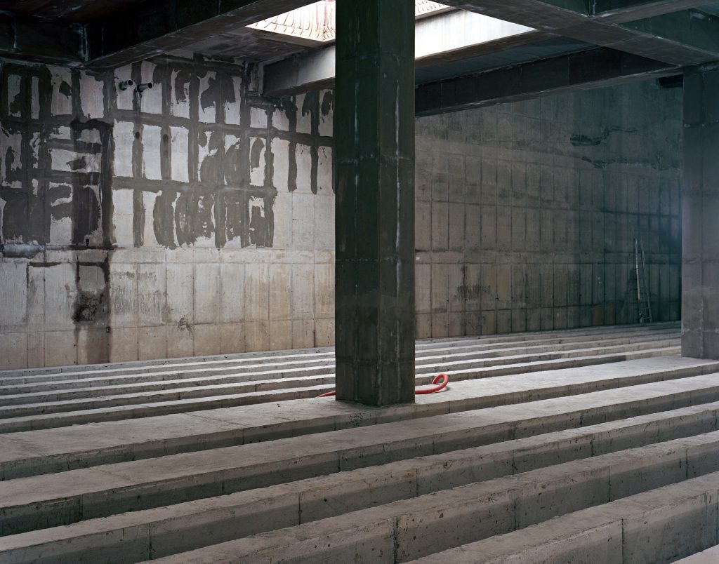 09.Construction Site09_Pigment print_125x155cm_2012