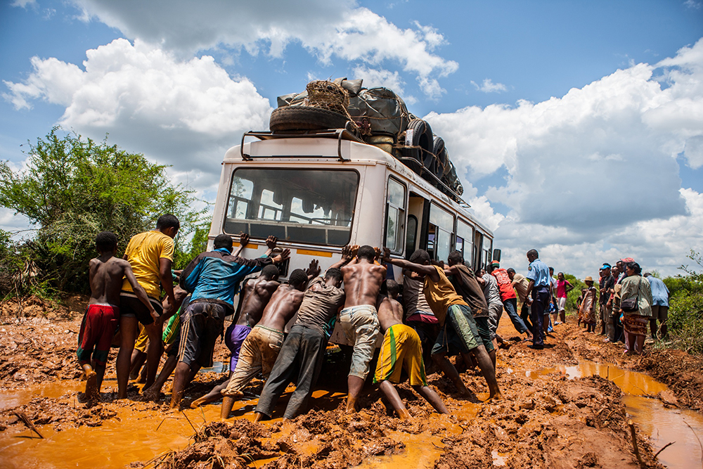Taxi brousse morning_Pigment print_20x30in_2012